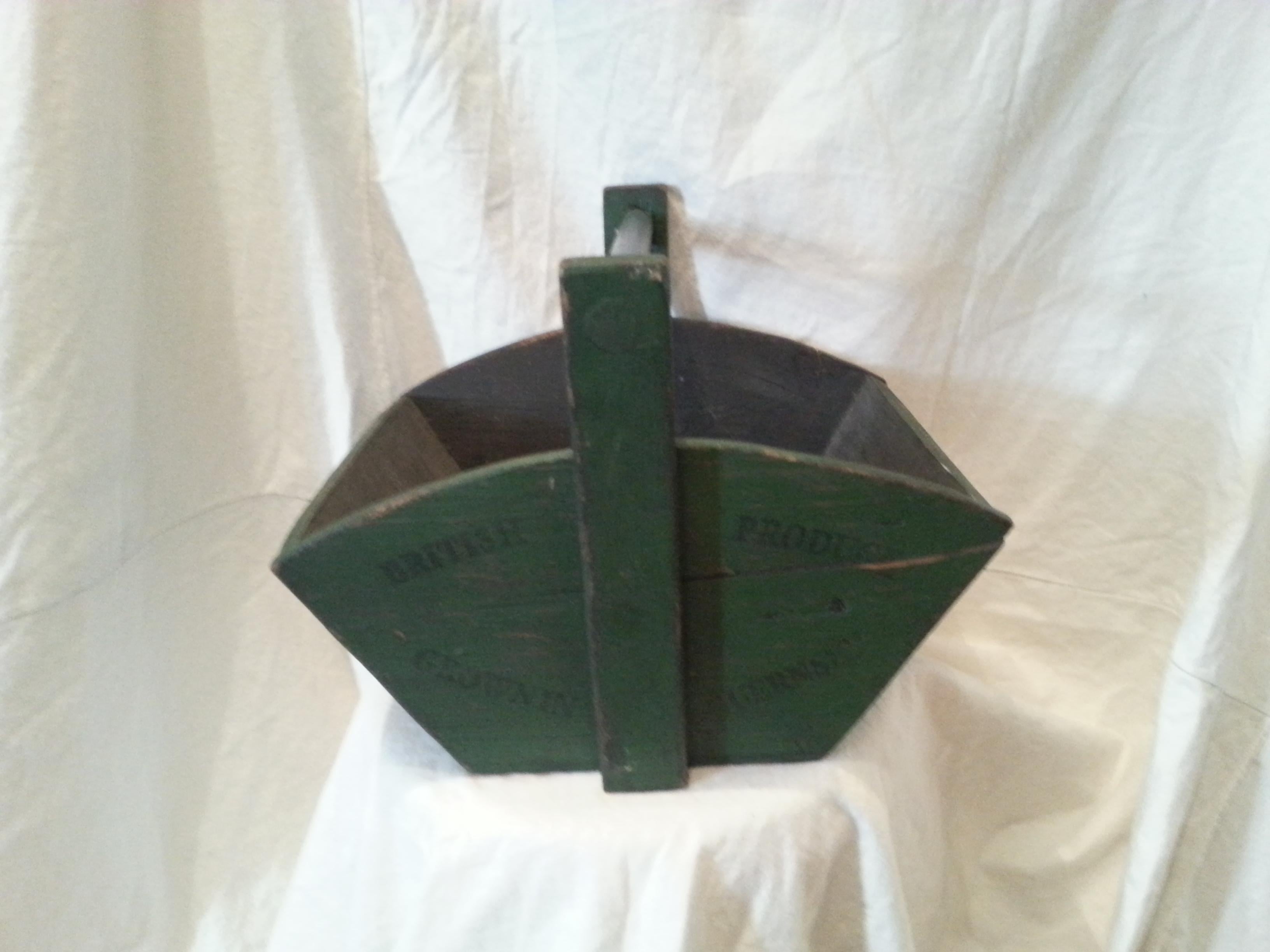 Turn of the Century Green Wooden Garden Trug In Good Condition For Sale In Nantucket, MA