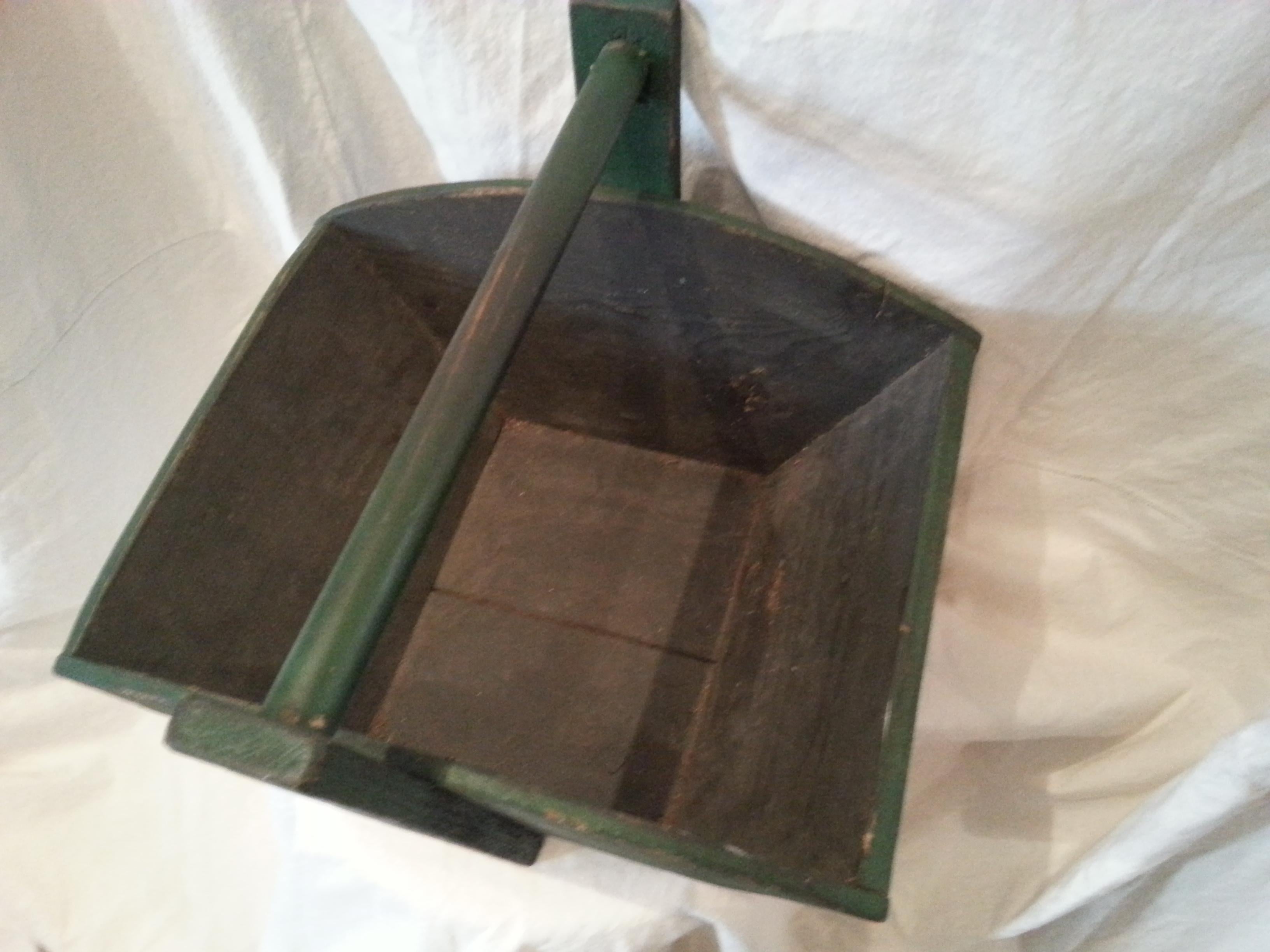 Turn of the Century Green Wooden Garden Trug For Sale 1