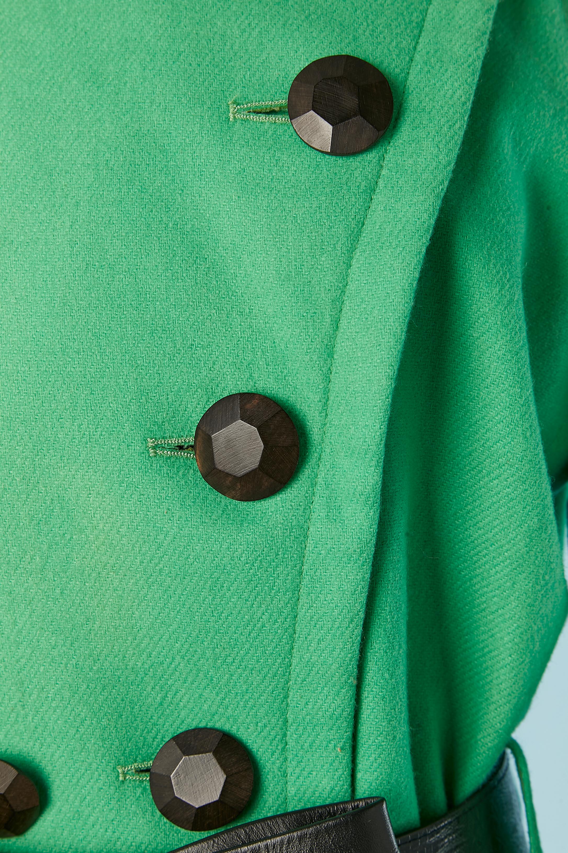 Grüne Wolljacke mit Ledergürtel von Yves Saint Laurent Rive Gauche im Zustand „Hervorragend“ im Angebot in Saint-Ouen-Sur-Seine, FR