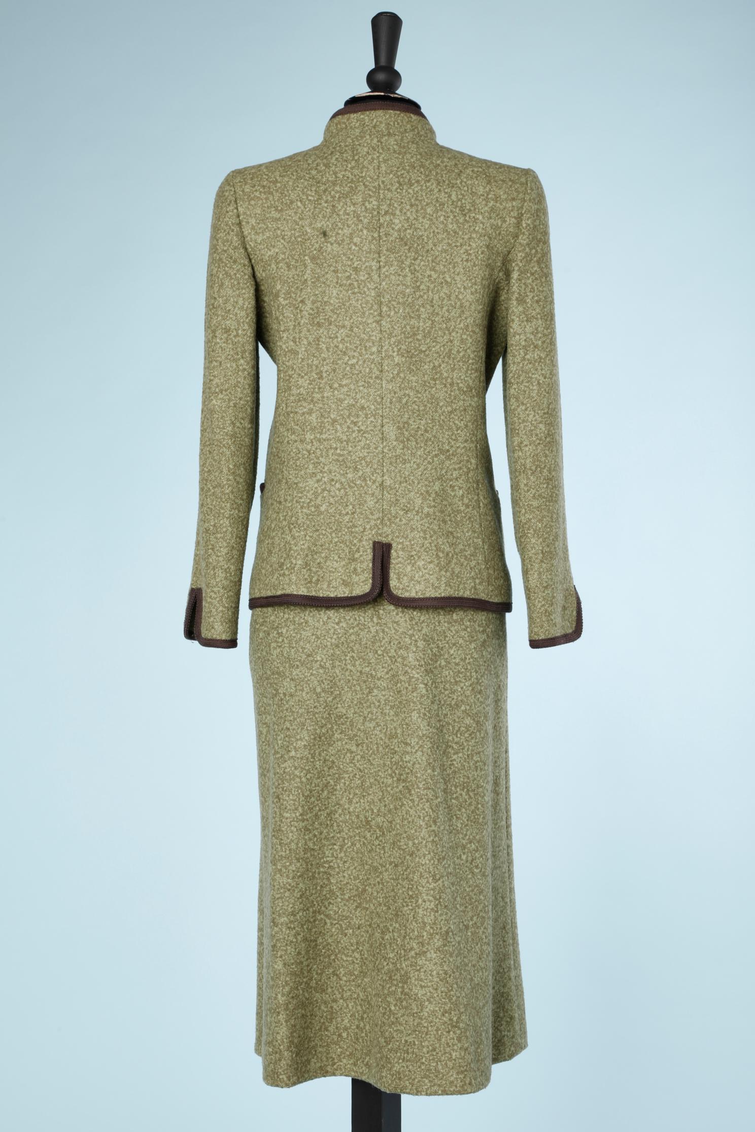 Green wool skirt-suit with brown braids piping Ivoire de Balmain Circa 1980's  For Sale 2
