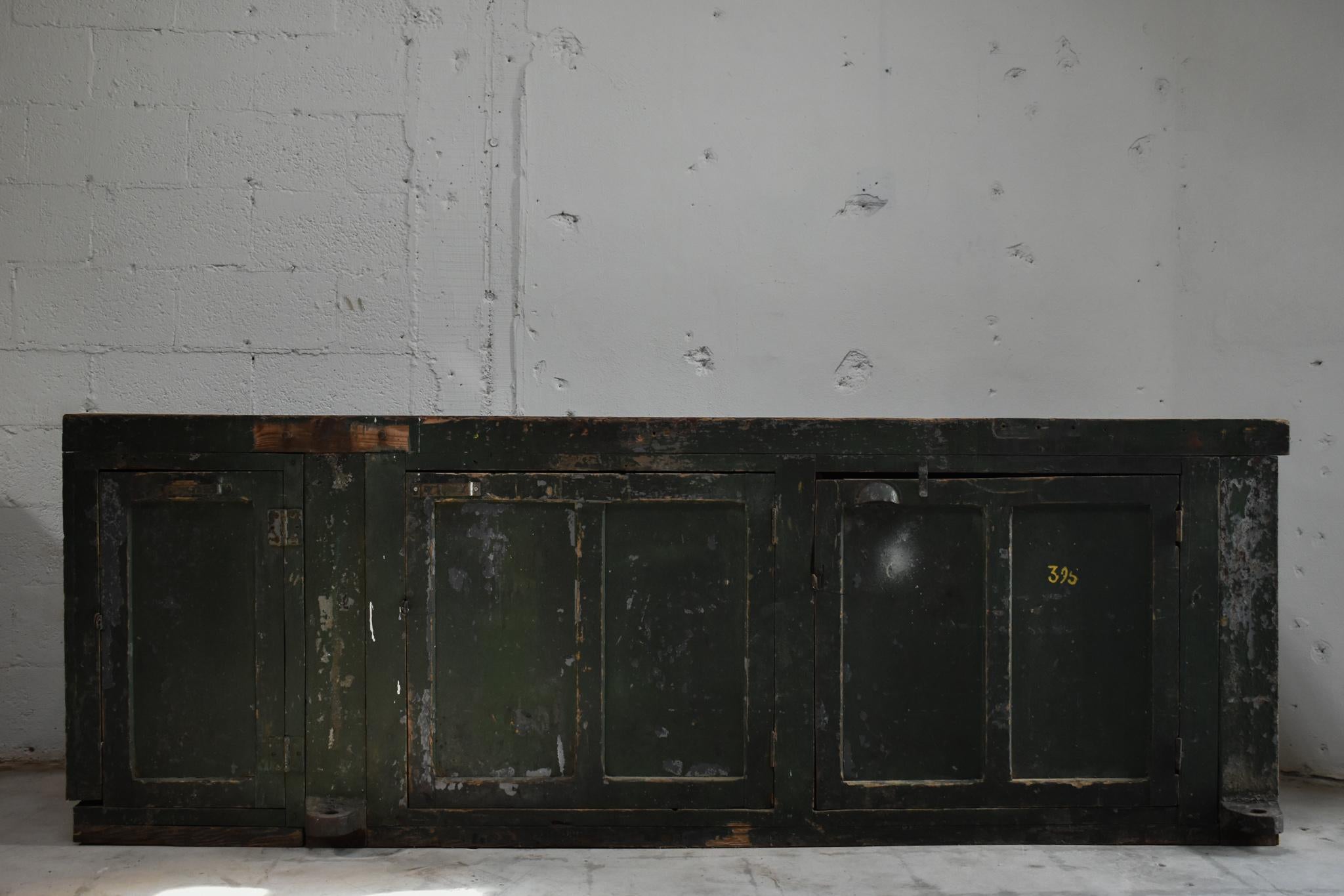 Green Workshop Console In Distressed Condition For Sale In Miami, FL
