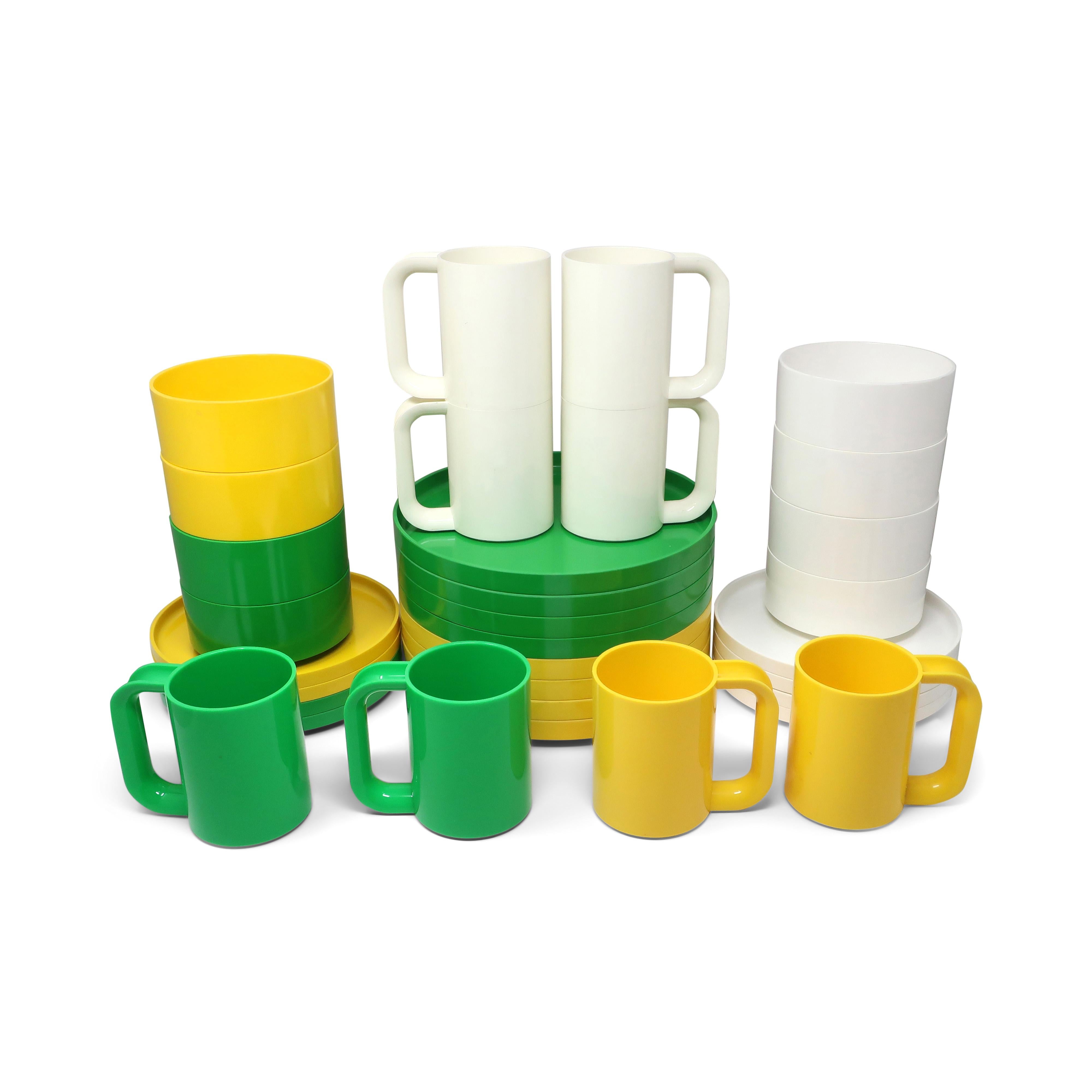 20th Century Green, Yellow and White Dinnerware by Vignelli for Heller, Set of 32 For Sale