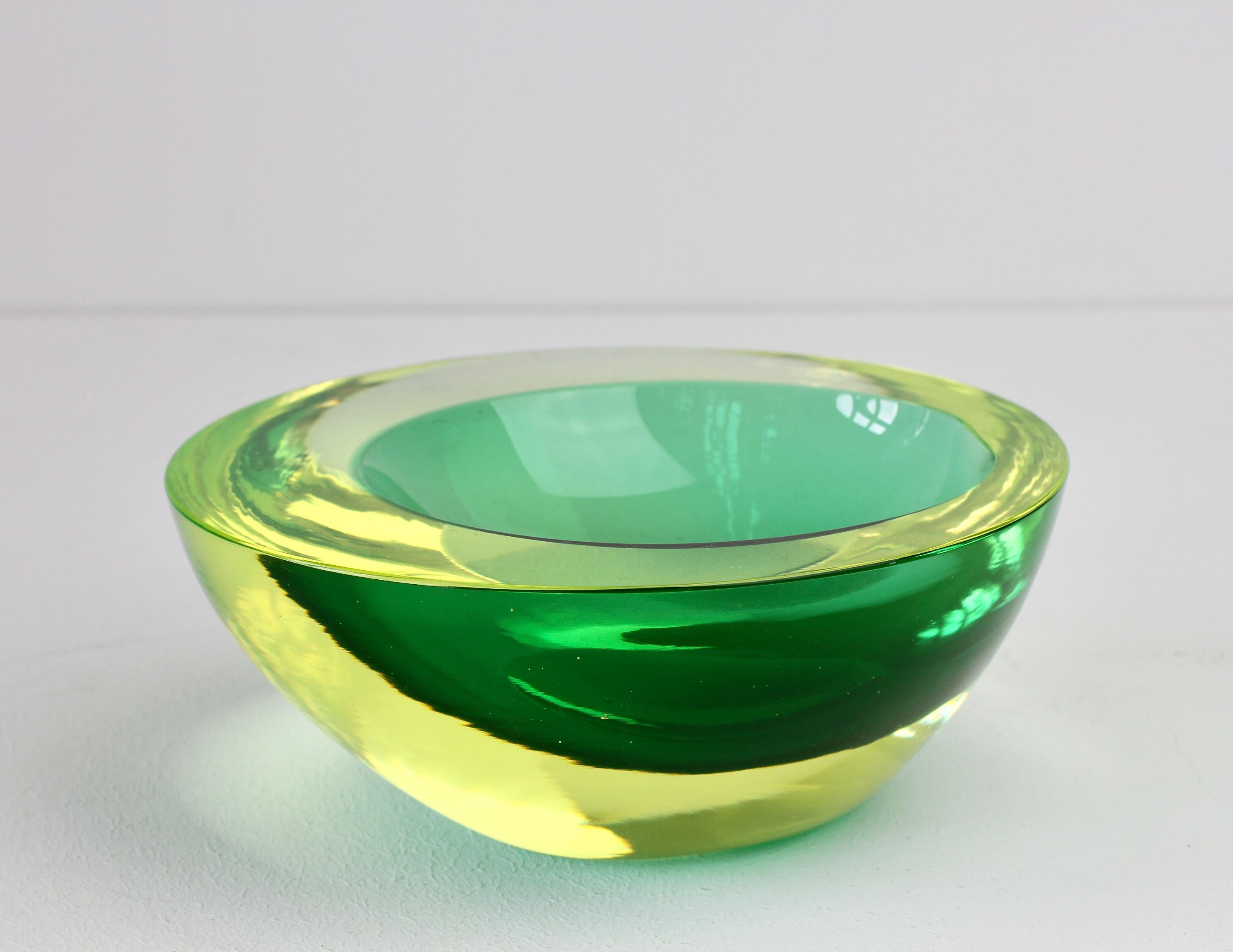 Green & Yellow Murano Sommerso Glass Bowl Antonio Da Ros for Cenedese Attributed For Sale 7