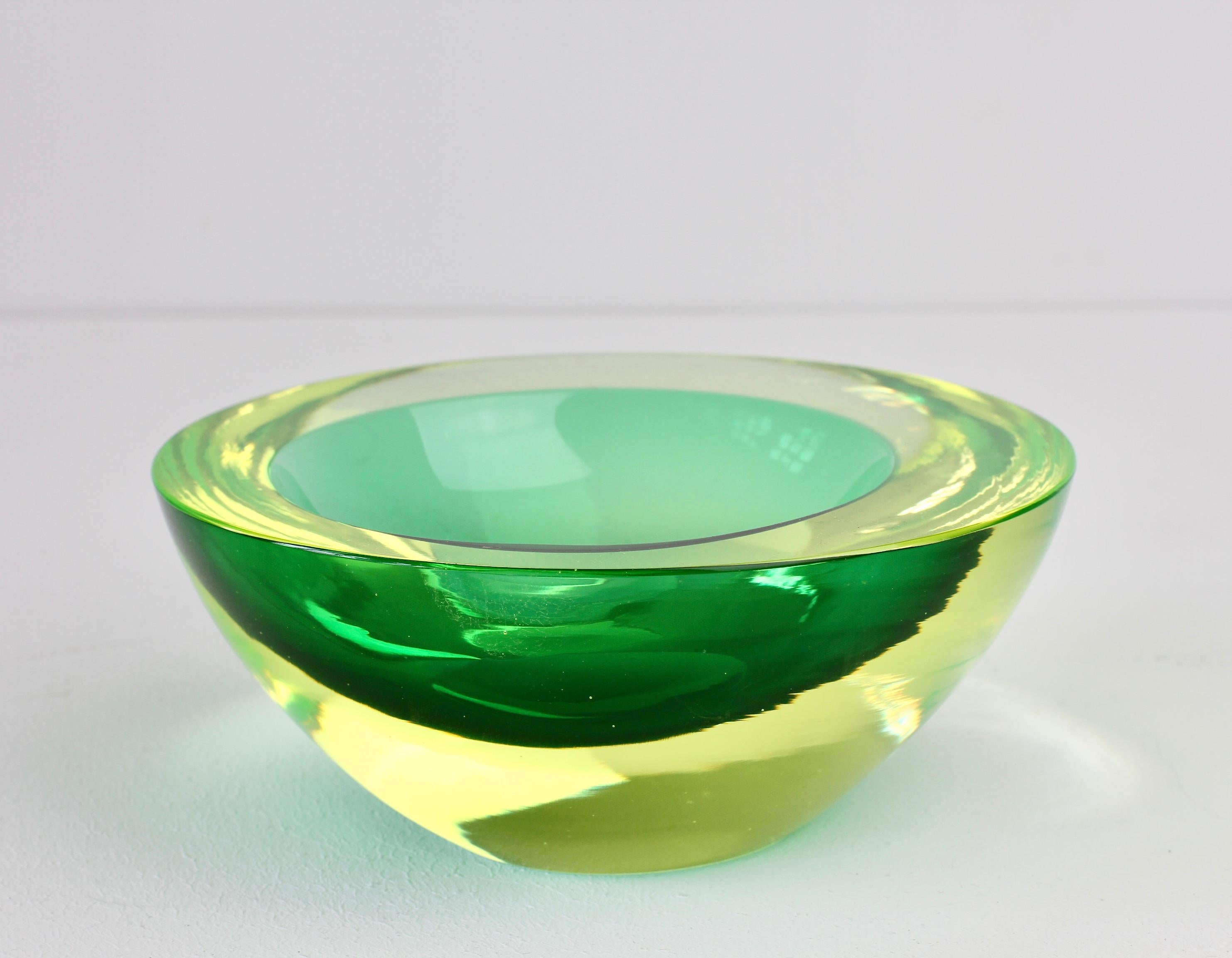 Green & Yellow Murano Sommerso Glass Bowl Antonio Da Ros for Cenedese Attributed For Sale 1