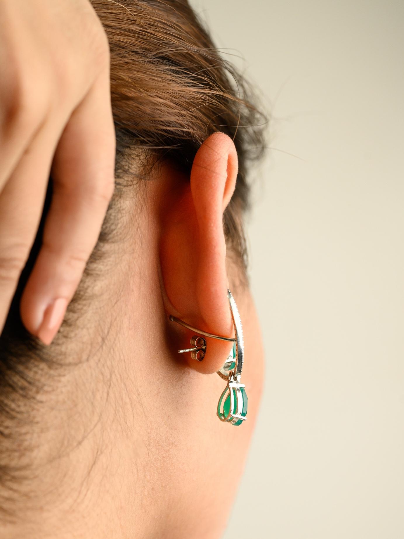 Green Zircon Pushback Cuff Earrings in 925 Sterling Silver Gift for Mom Jewelry In New Condition For Sale In New York, NY