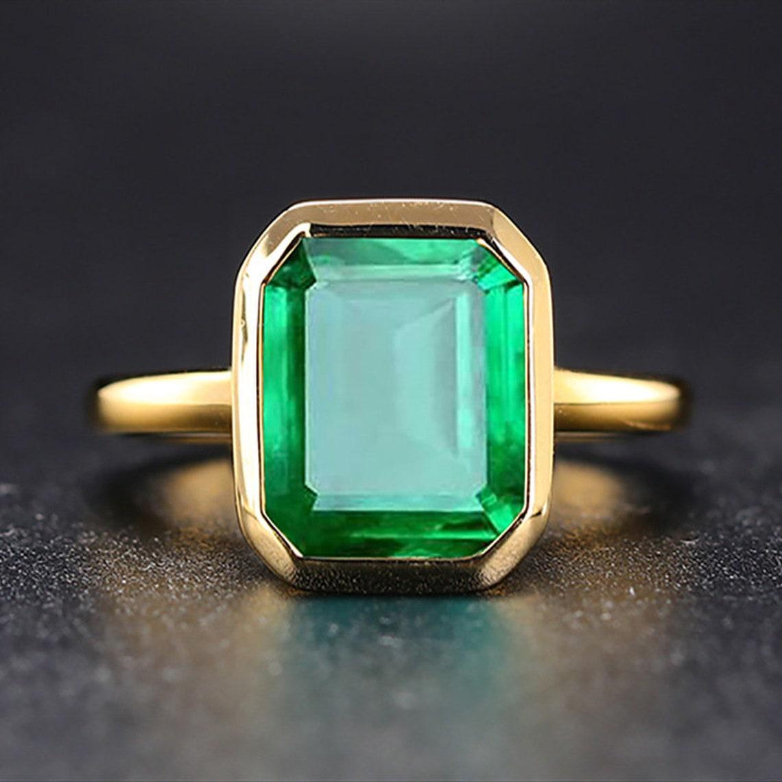 Green Zircon Ring  10 Karat Yellow Gold Plated In New Condition For Sale In barnsley, GB