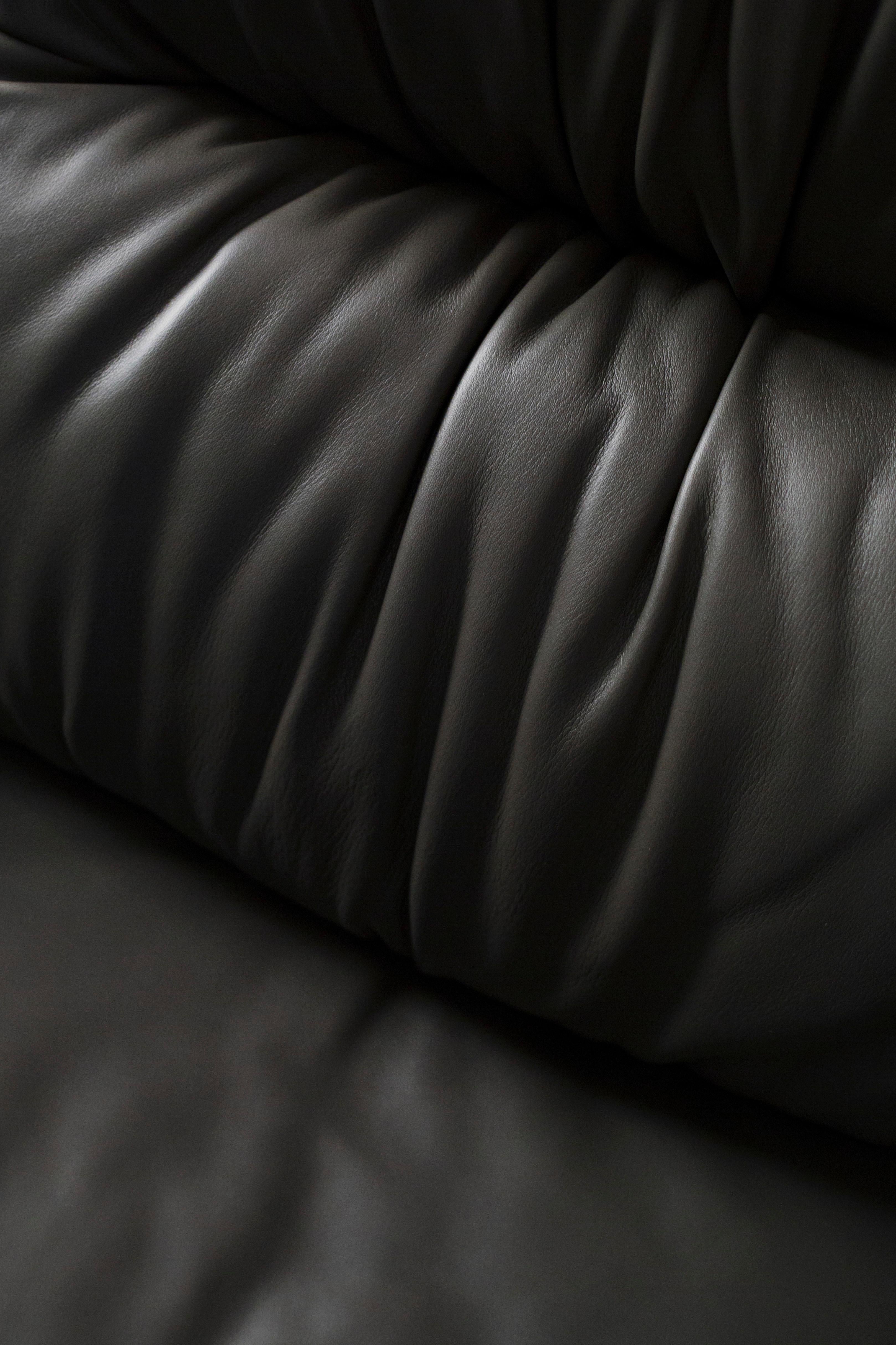 Modern Capelinhos Lounge Chair, Swivel, Leather, Handmade Portugal by Greenapple For Sale 8