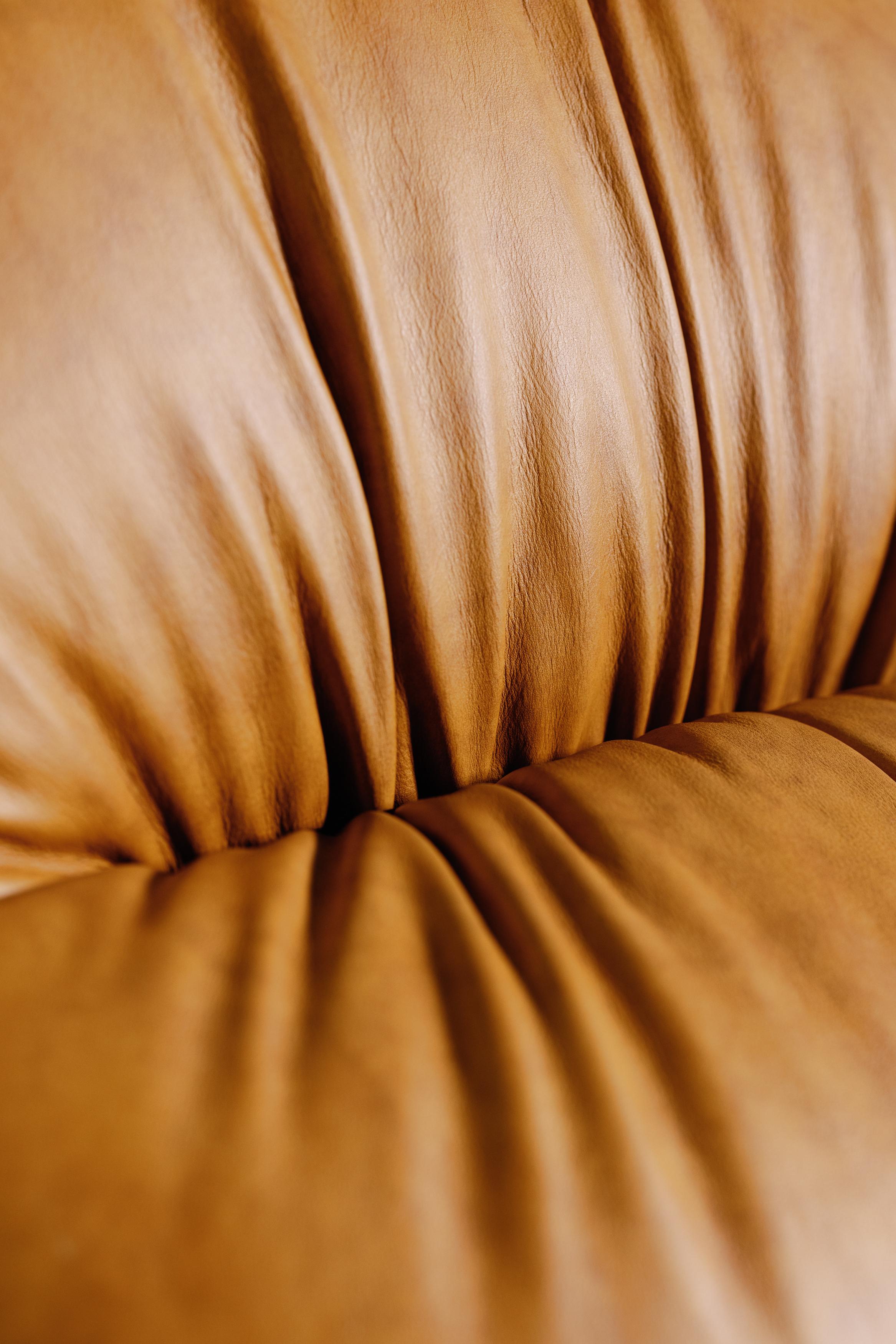 Modern Capelinhos Lounge Chair, Swivel, Leather, Handmade Portugal by Greenapple For Sale 5