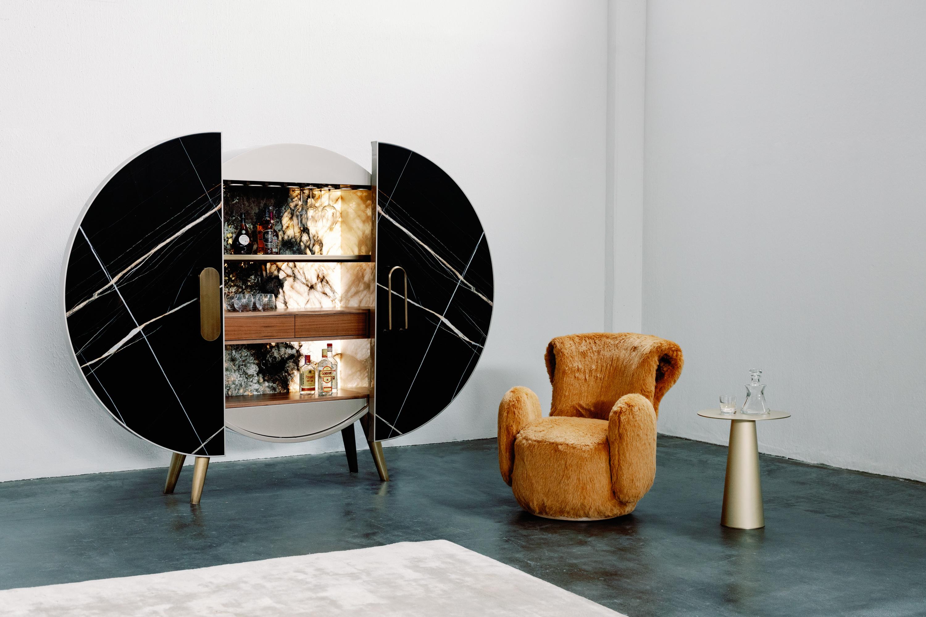 Fait main The Moderns Armchair, Brown Faux Fur, Handmade Portugal by Greenapple en vente