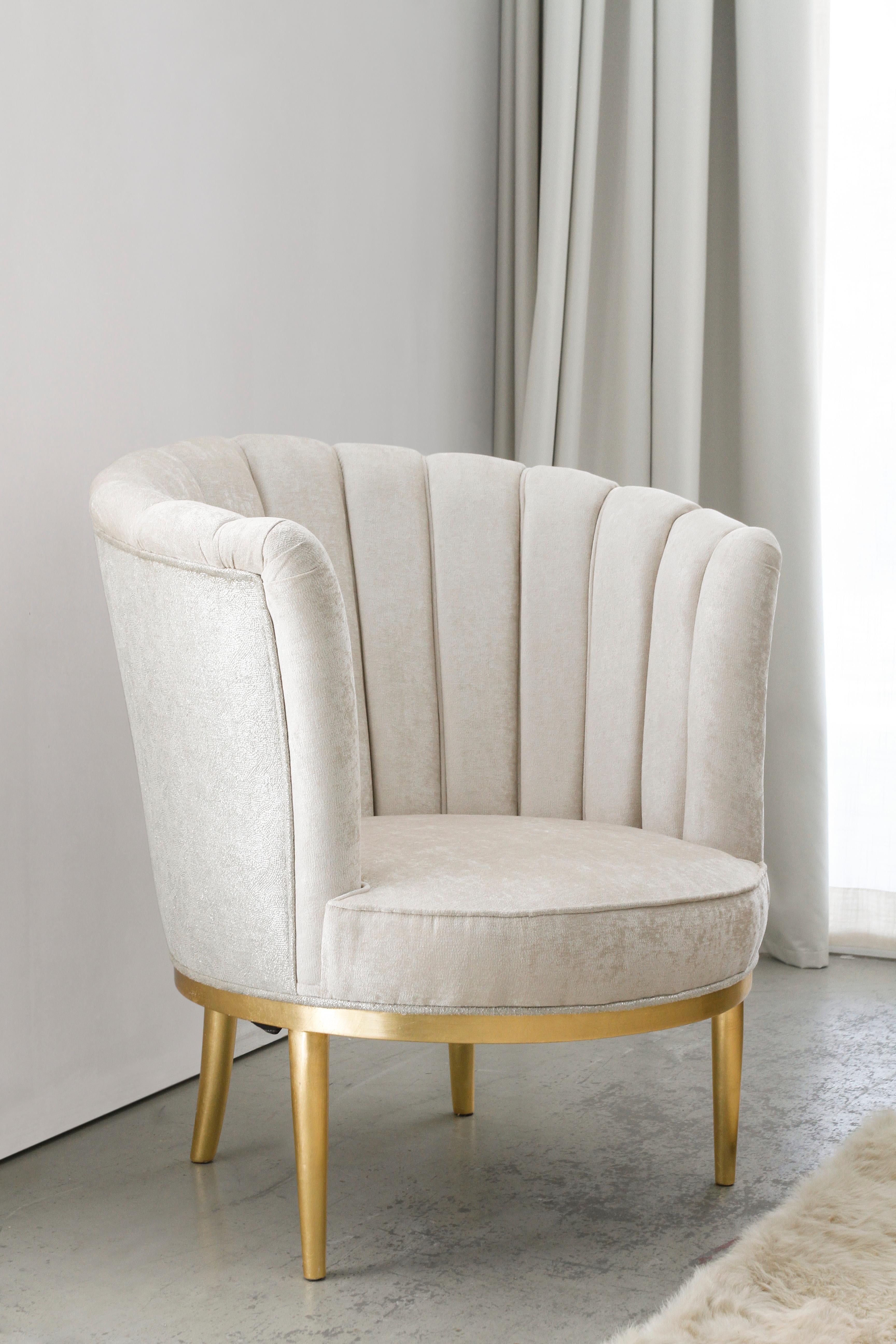 Lisboa armchair, Modern Collection, Handcrafted in Portugal - Europe by GF Modern.

The Lisboa armchair adds a sophisticated and elegant touch to any living area. The armchair is upholstered in beige velvet and it exudes luxury and perfection. The