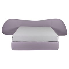 Letto moderno a mano libera US King Size in pelle viola fatto a mano in Portogallo Greenapple