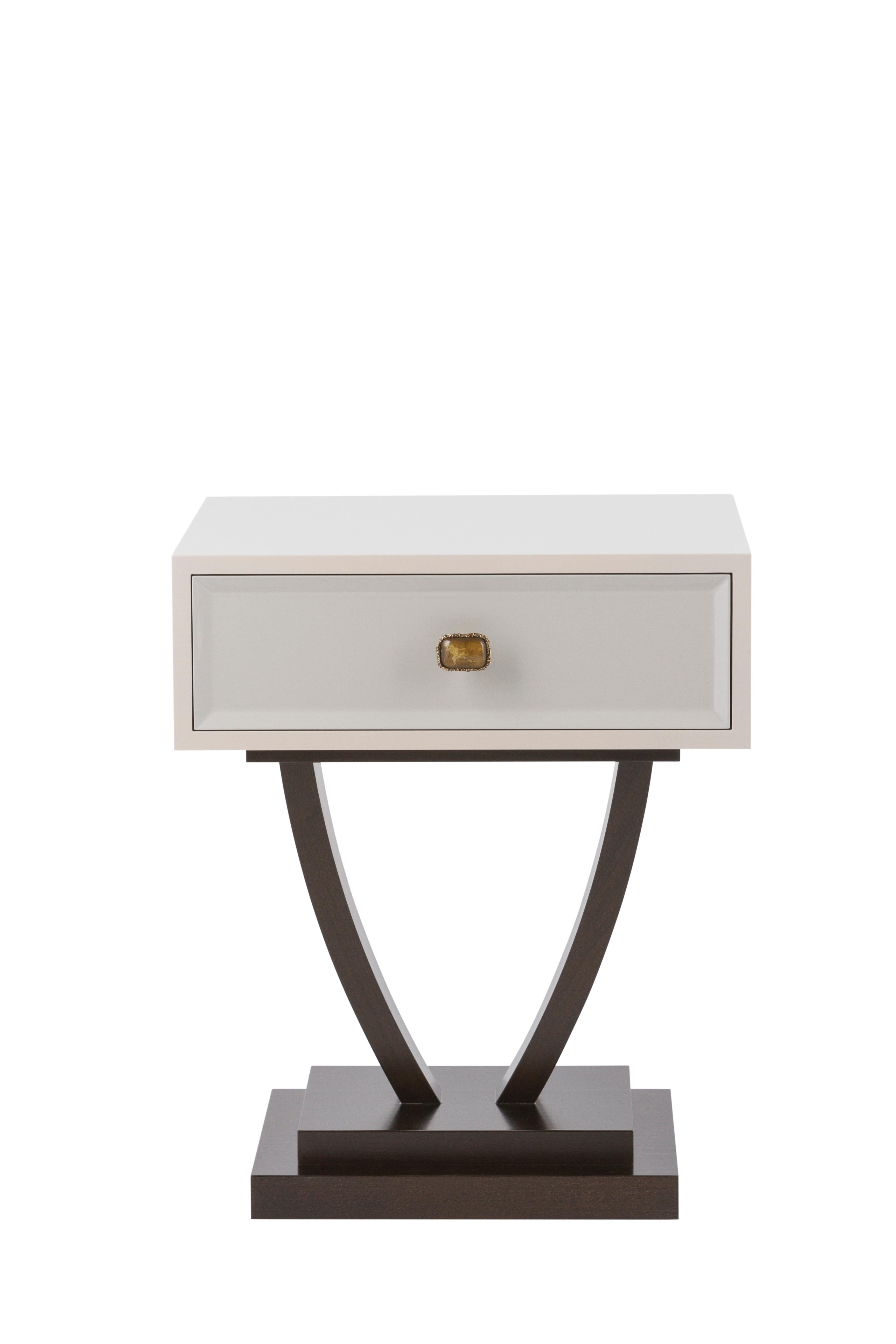 Bett Bedside Table, Modern Collection, Handcrafted in Portugal - Europe by GF Modern.

The Bett bedside table offers a timeless design for your living area. Bett is a wooden bedside table with a drawer lacquered in beige and light-grey, with a