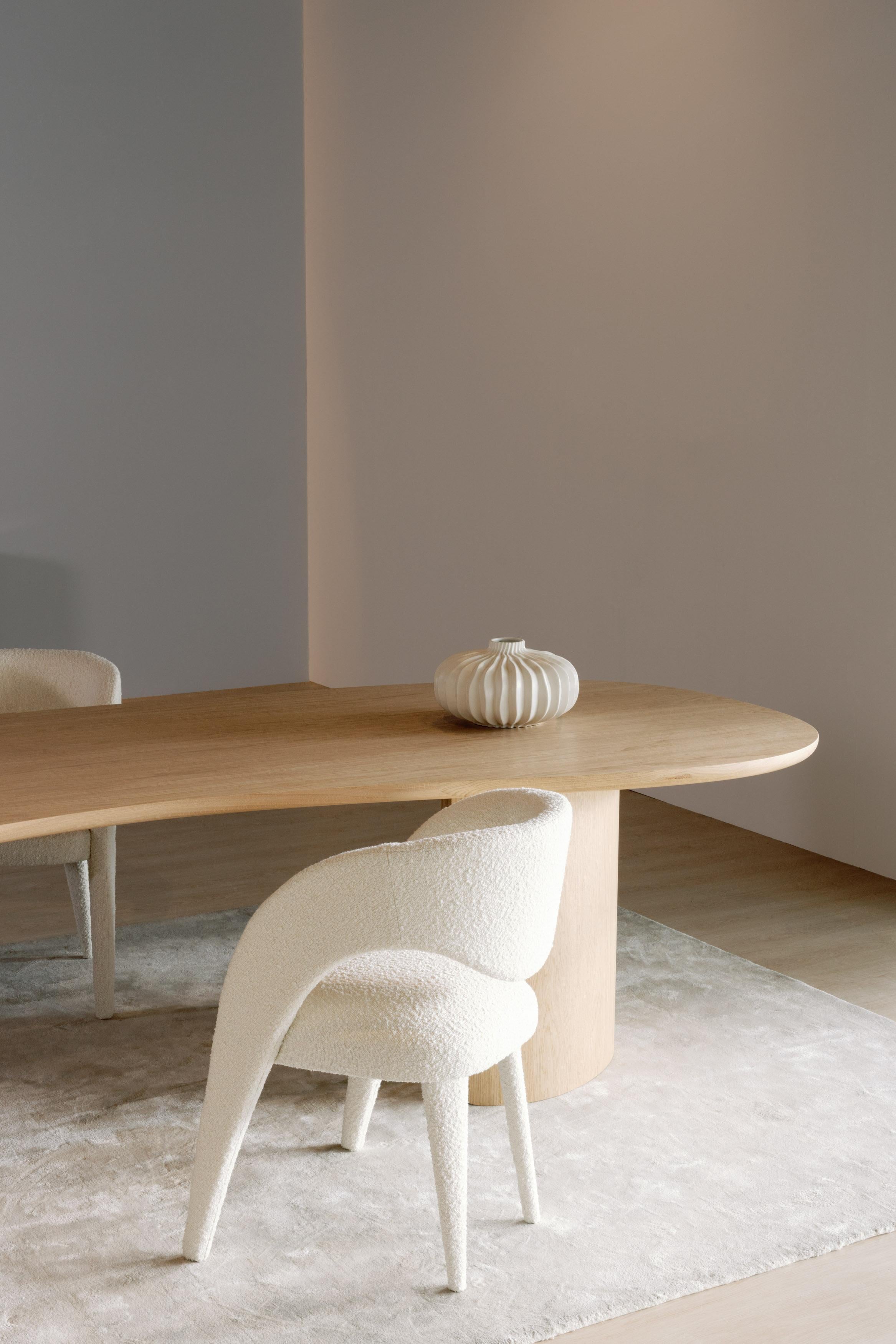 Moderne Chaises de salle à manger modernes Laurence, Dedar Bouclé, faites à la main au Portugal par Greenapple en vente