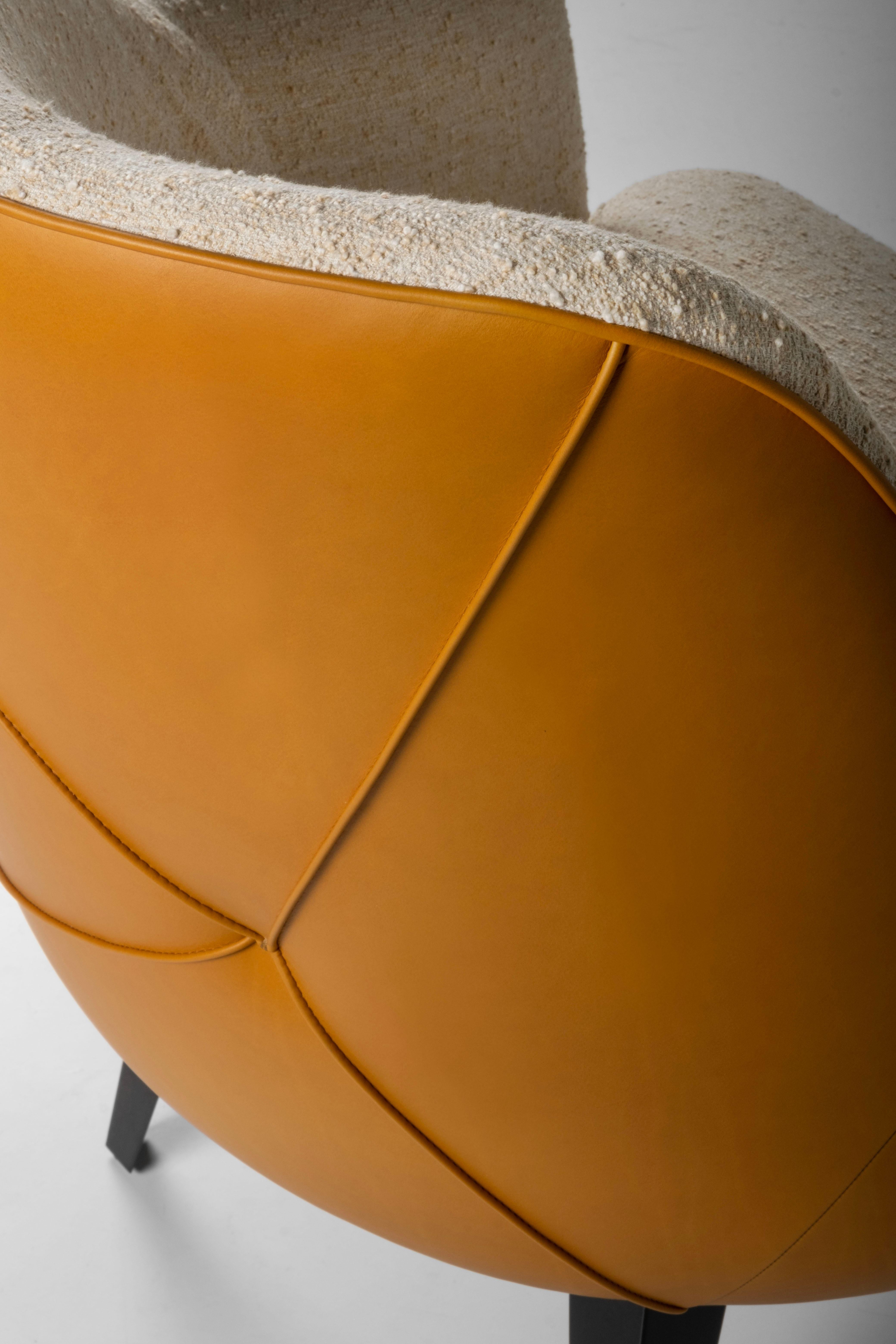 XXIe siècle et contemporain Chaises de salle à manger modernes Margot, cuir camel, fabriquées à la main au Portugal par Greenapple en vente