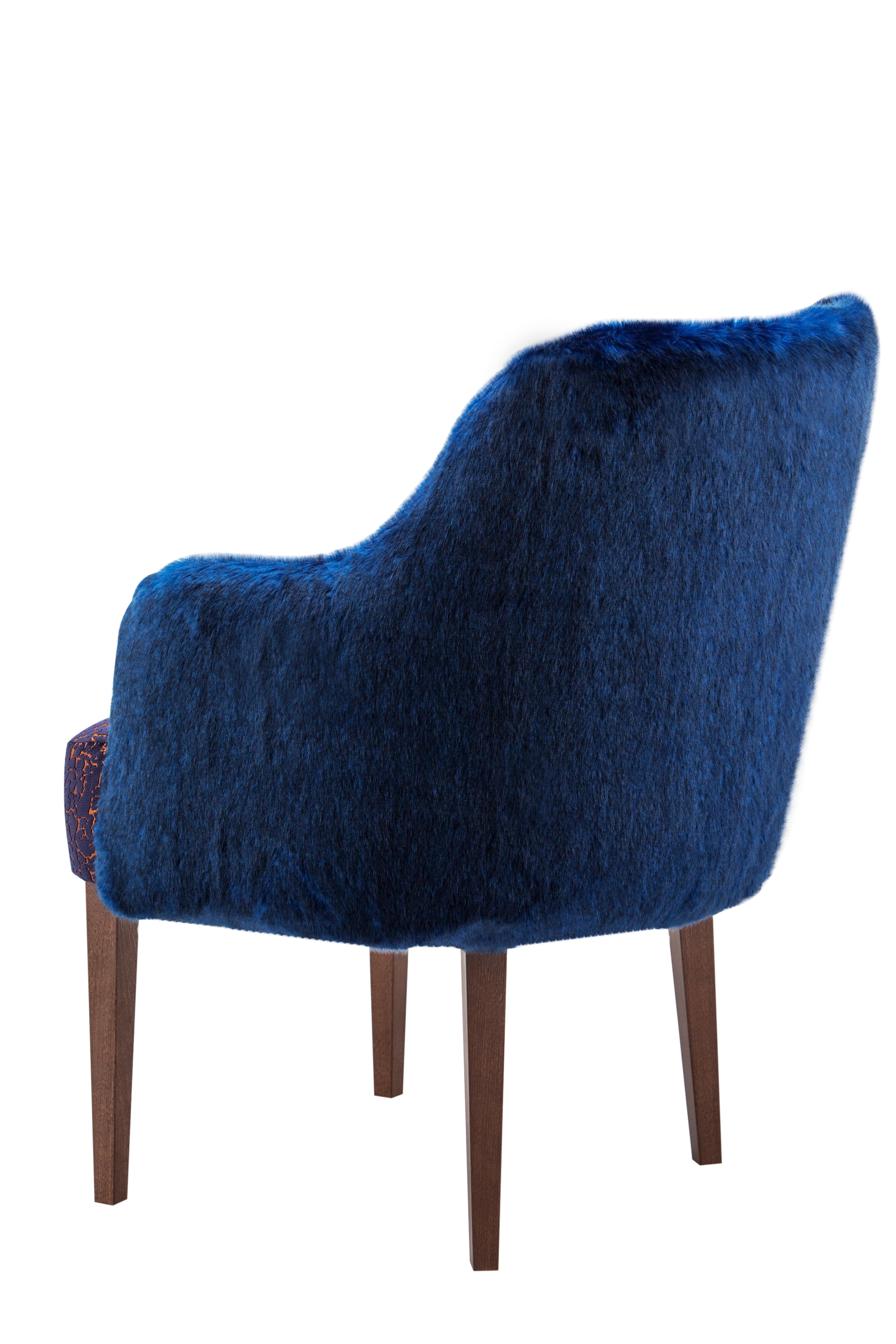 Stuhl Margot, moderne Collection, handgefertigt in Portugal - Europa von GF Modern.

Der Margot Pelz-Esszimmerstuhl ist ein Art-Deco-Stück, das die Standards des modernen Wohnens neu definiert. Das Zusammenspiel von weichen, anmutigen Linien und