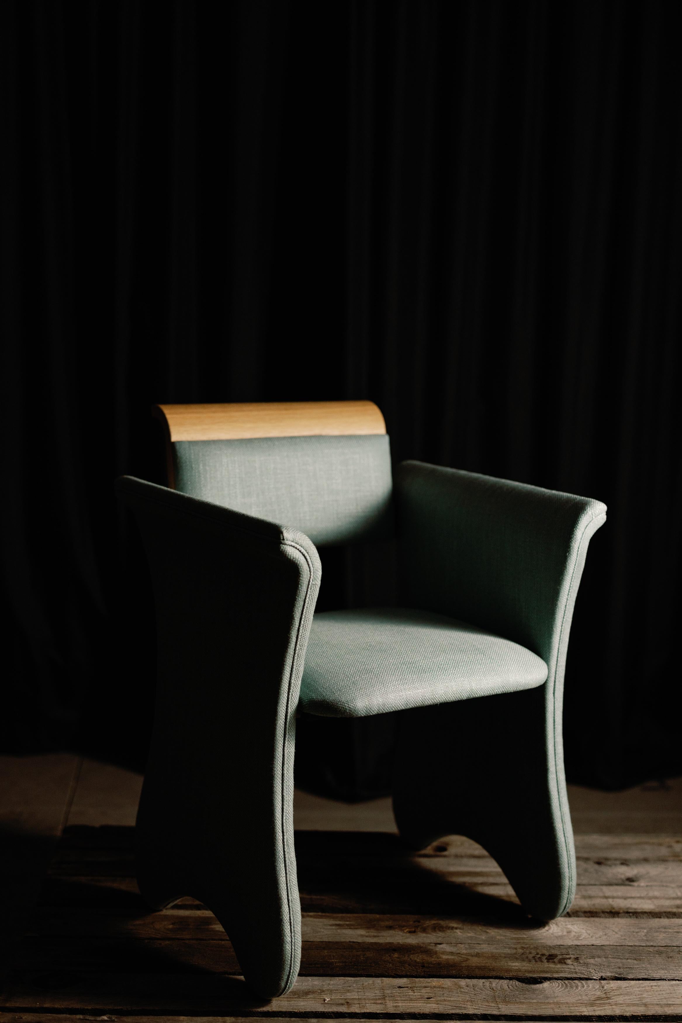 Zeitloser Stuhl, Contemporary Collection, handgefertigt in Portugal - Europa von Greenapple.

Der zeitlose, moderne Bürostuhl wurde entworfen und gefertigt, um den Lauf der Zeit zu überdauern und als Begleiter durch ein ganzes Leben voller Wachstum