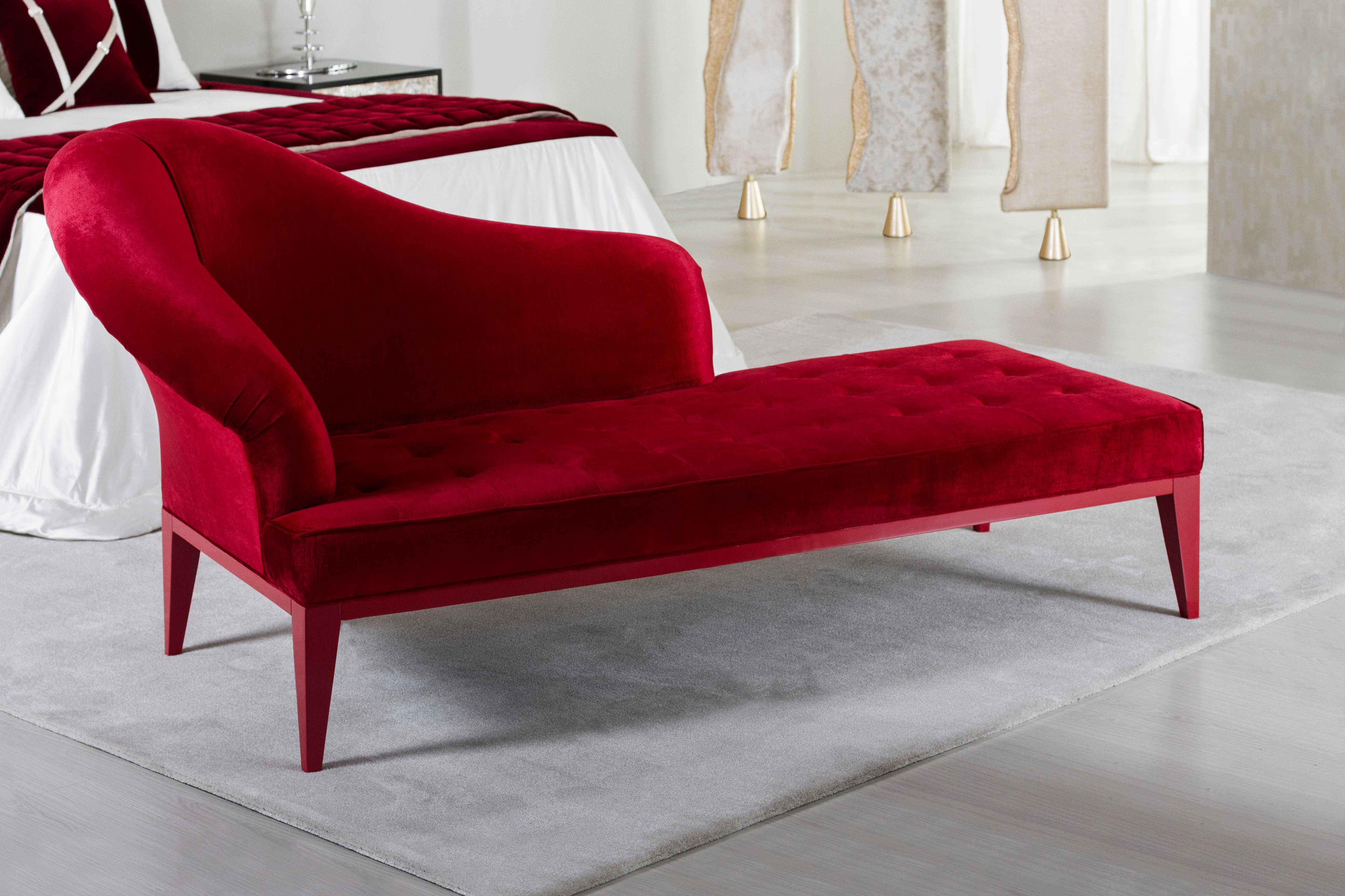 Sumy Chaise Longue, Contemporary Collection, Handcrafted in Portugal - Europe by Greenapple.

Sumy puts a modern twist on the traditional chaise longue with its strikingly curvaceous silhouette
The sumptuous upholstery in red velvet from Dedar
