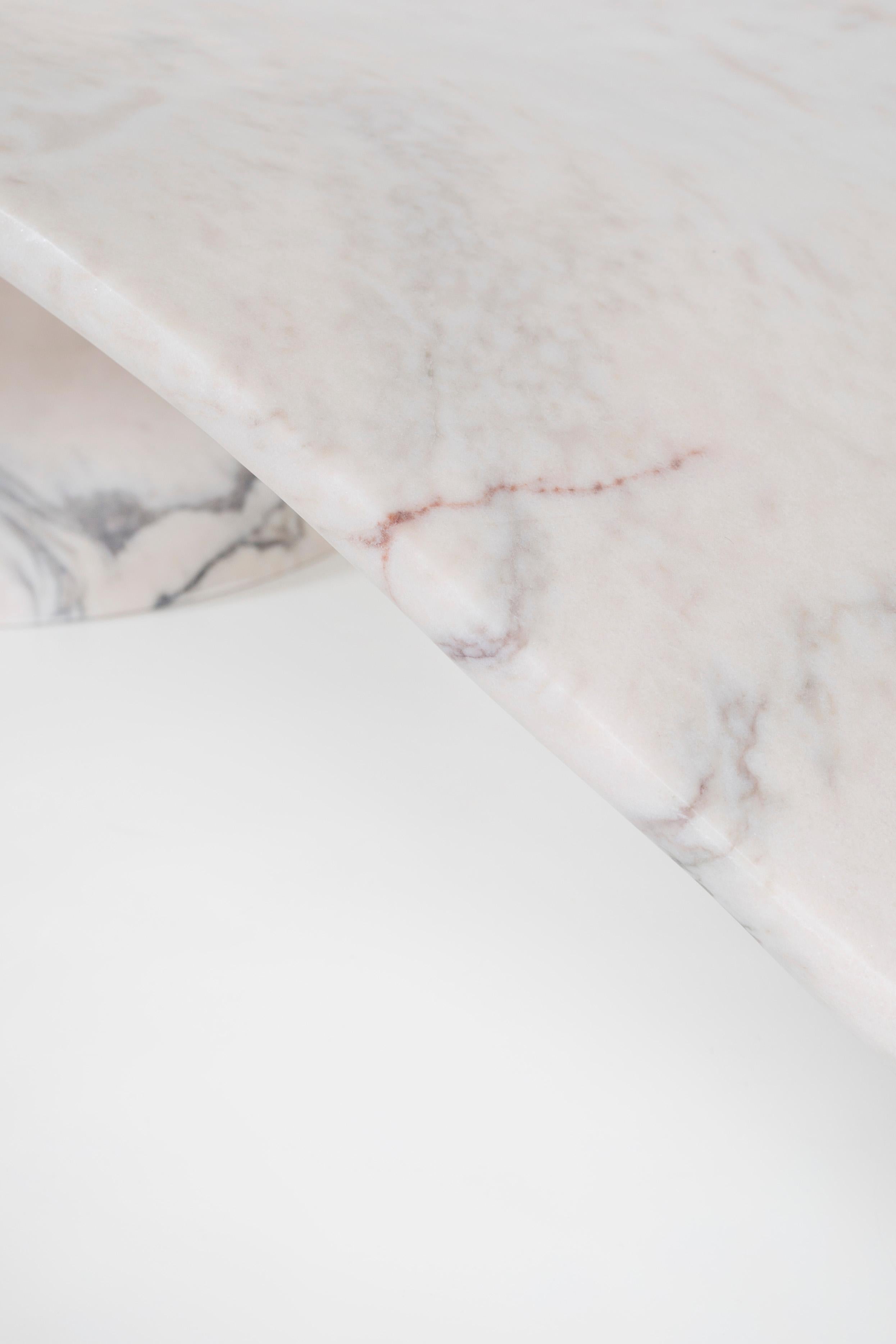 Table basse moderne Aesculus en marbre Calacatta fabriquée à la main au Portugal par Greenapple en vente 5