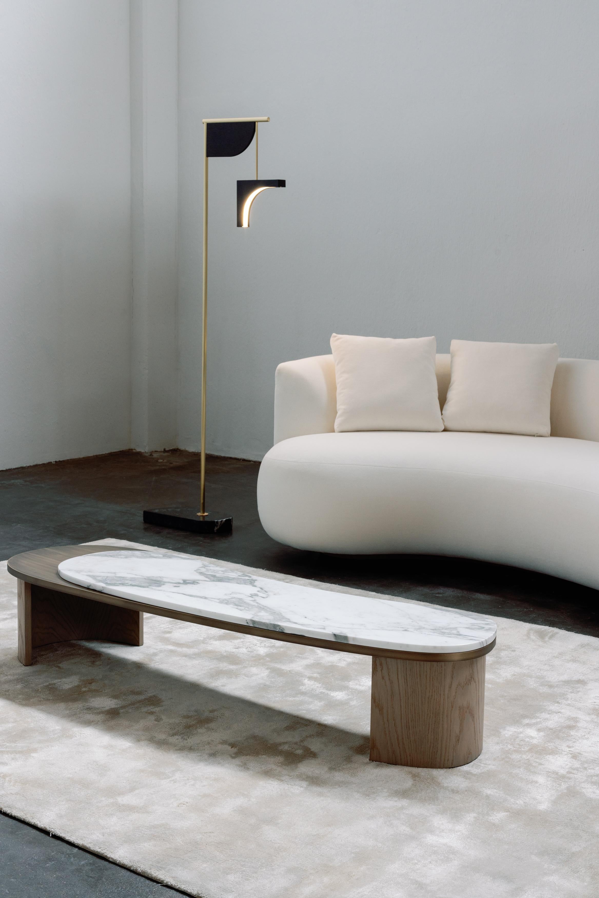 Table basse AMONA, Collection Contemporary, Fabriquée à la main au Portugal - Europe par Greenapple.

Conçue par Rute Martin pour la Collection Modern, la table basse moderne Armona rend hommage à la beauté naturelle et aux lignes organiques de