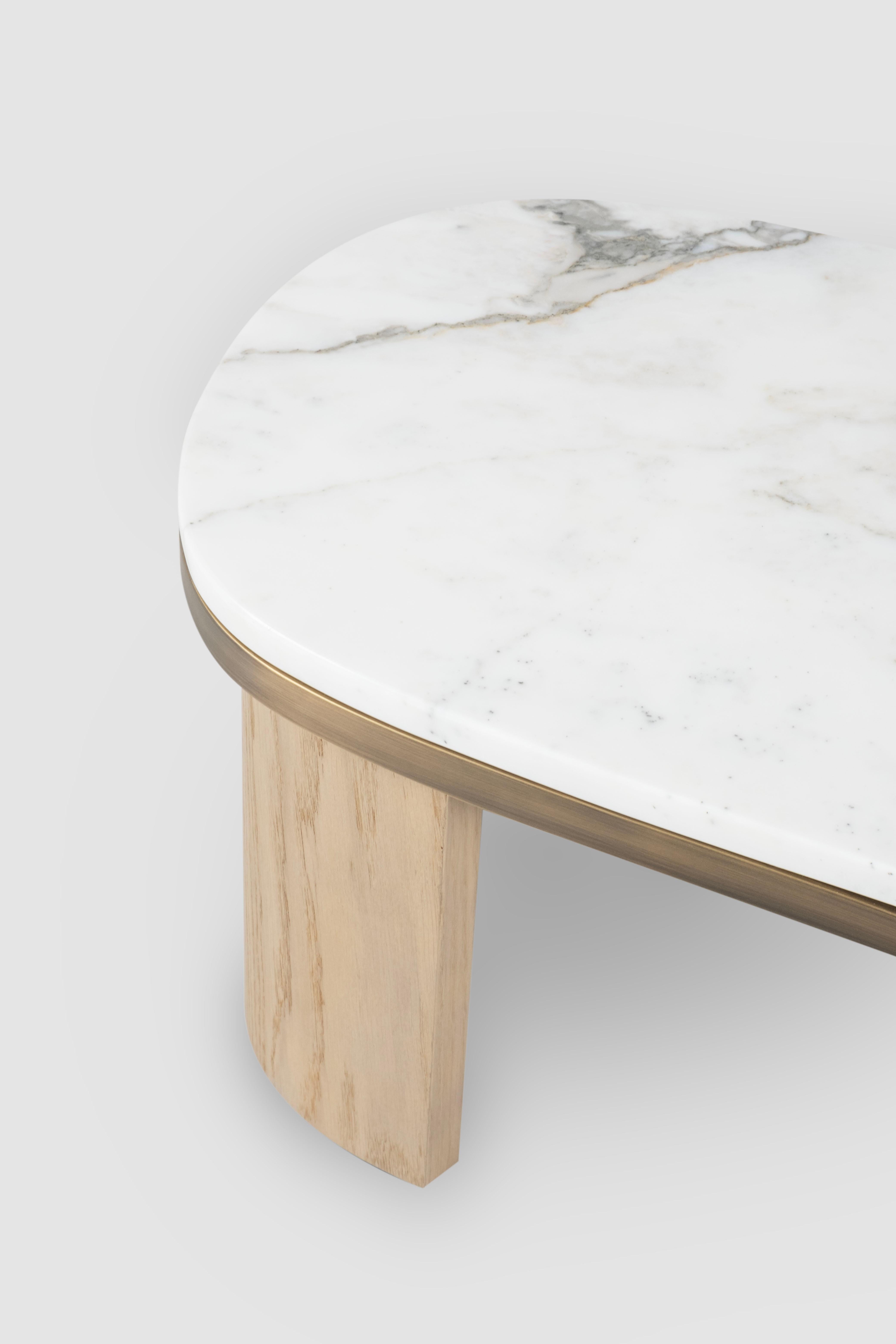 Table basse moderne Armona, laiton marbré Calacatta, faite à la main Portugal Greenapple en vente 1