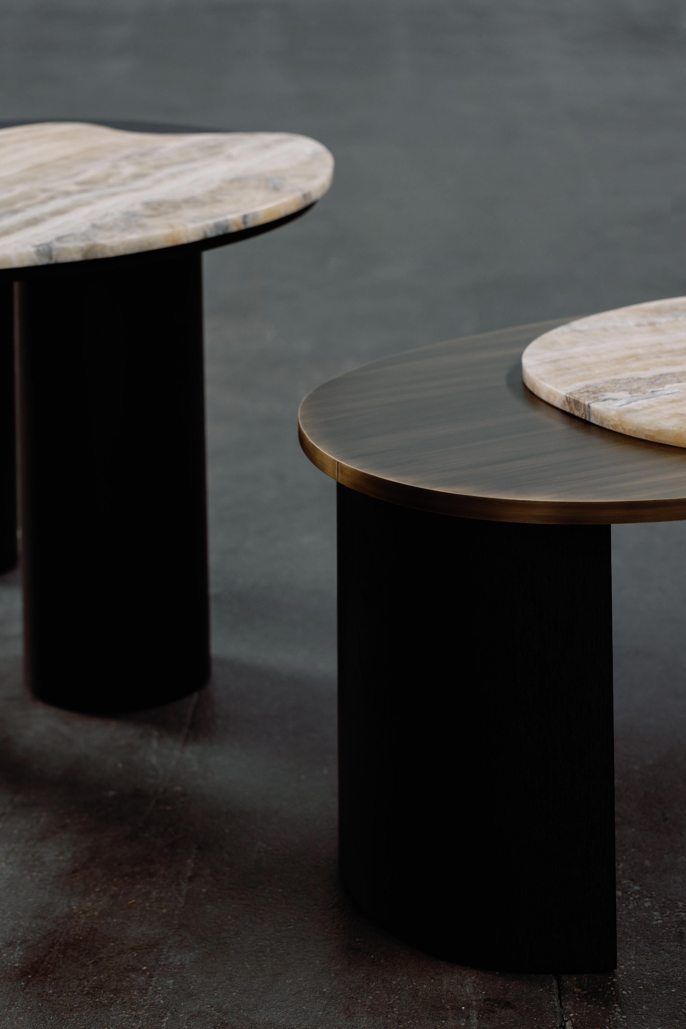 XXIe siècle et contemporain Tables basses Bordeira, onyx, fabriquées à la main au Portugal par Greenapple en vente