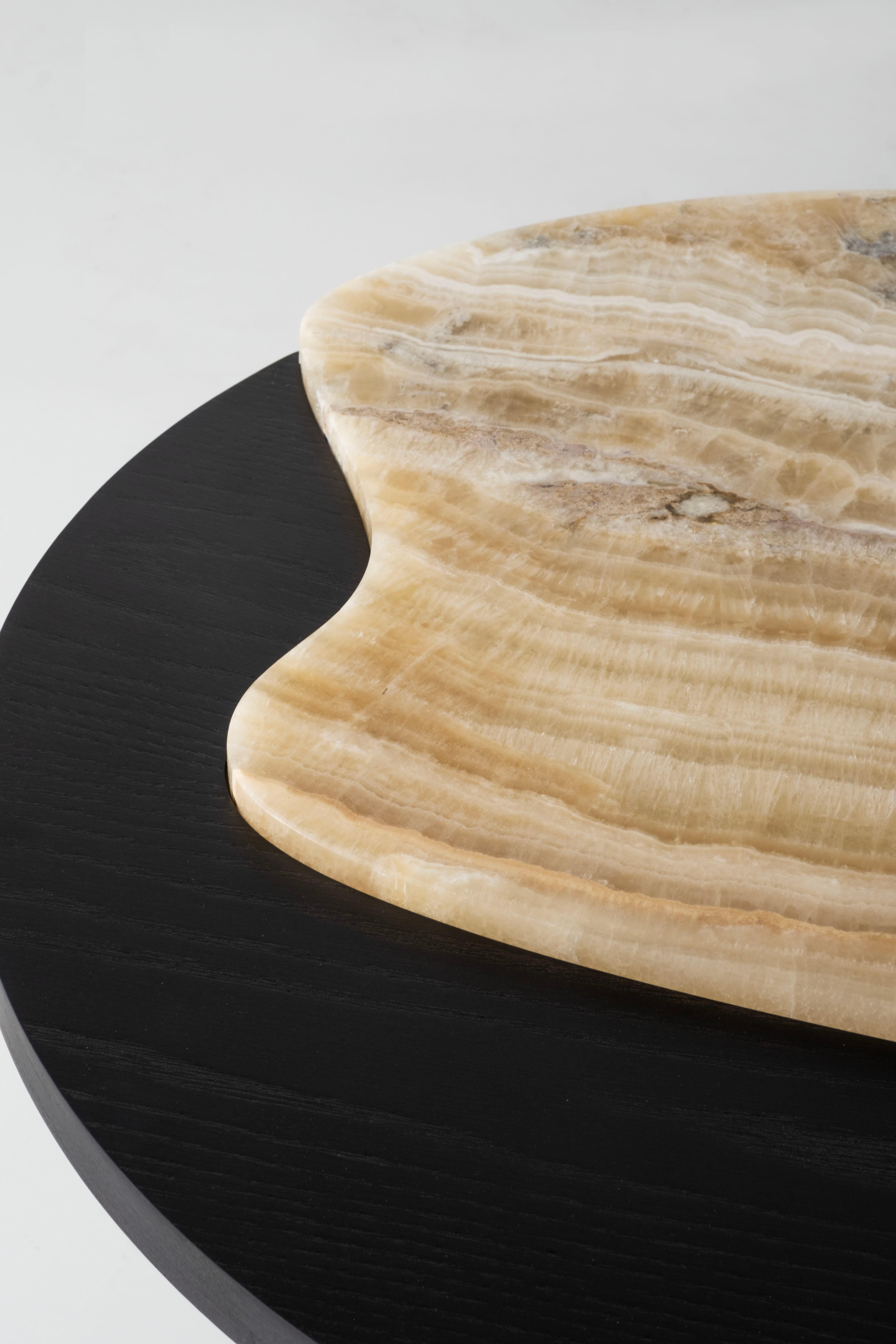 Laiton Tables basses Bordeira, onyx, fabriquées à la main au Portugal par Greenapple en vente