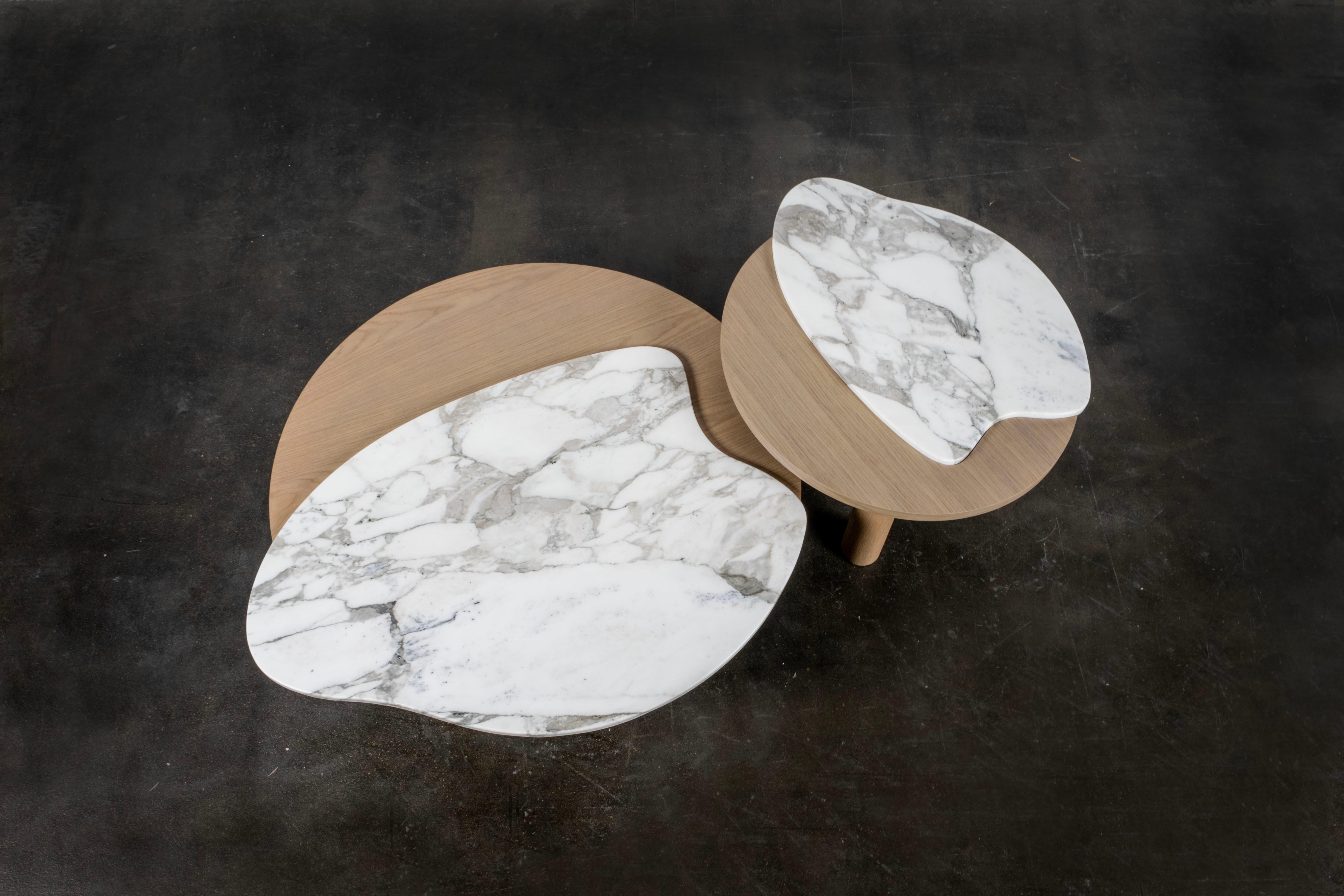 Moderne Tables basses gigognes Bordeira, marbre, fabriquées à la main au Portugal par Greenapple en vente