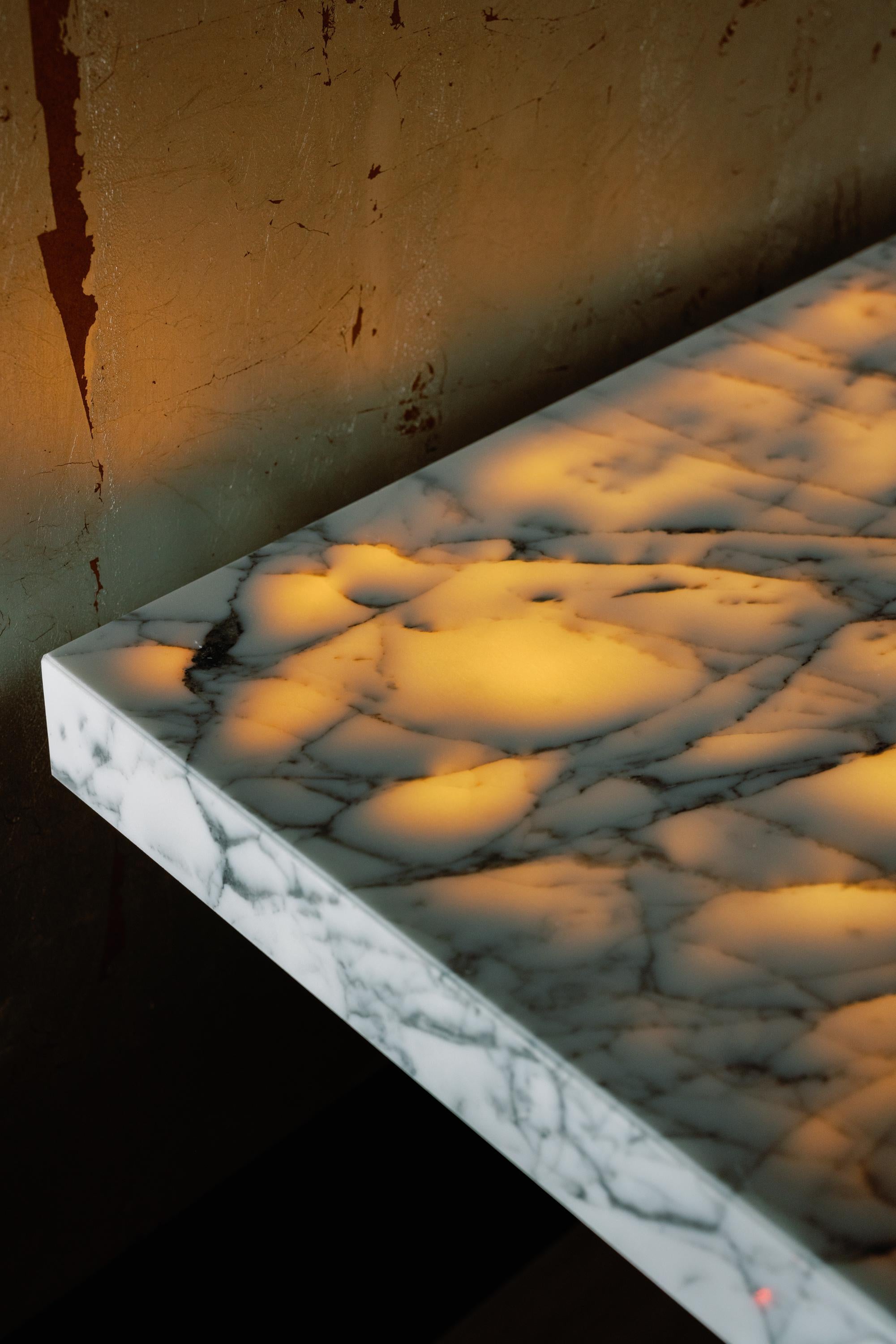 Table console Armilar Art Déco, marbre de Carrare, fabriquée à la main au Portugal par Greenapple en vente 1