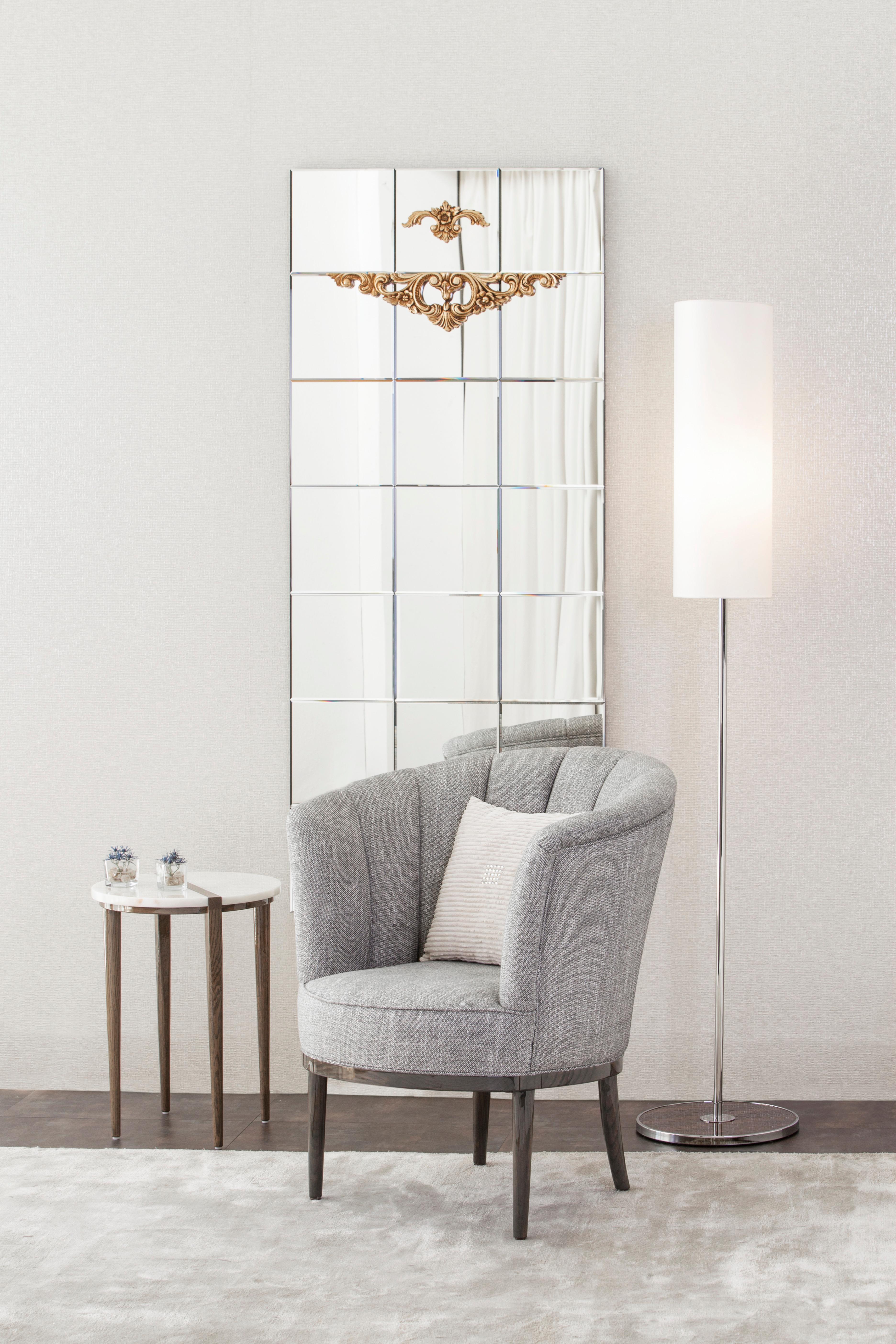 Lampadaire Niz, Collection S, fabriqué à la main au Portugal - Europe par GF Modern.

Le luxueux lampadaire Niz crée une ambiance subliminale pour une vie extraordinaire. Le détail de la base en ébène naturel s'harmonise avec la combinaison entre