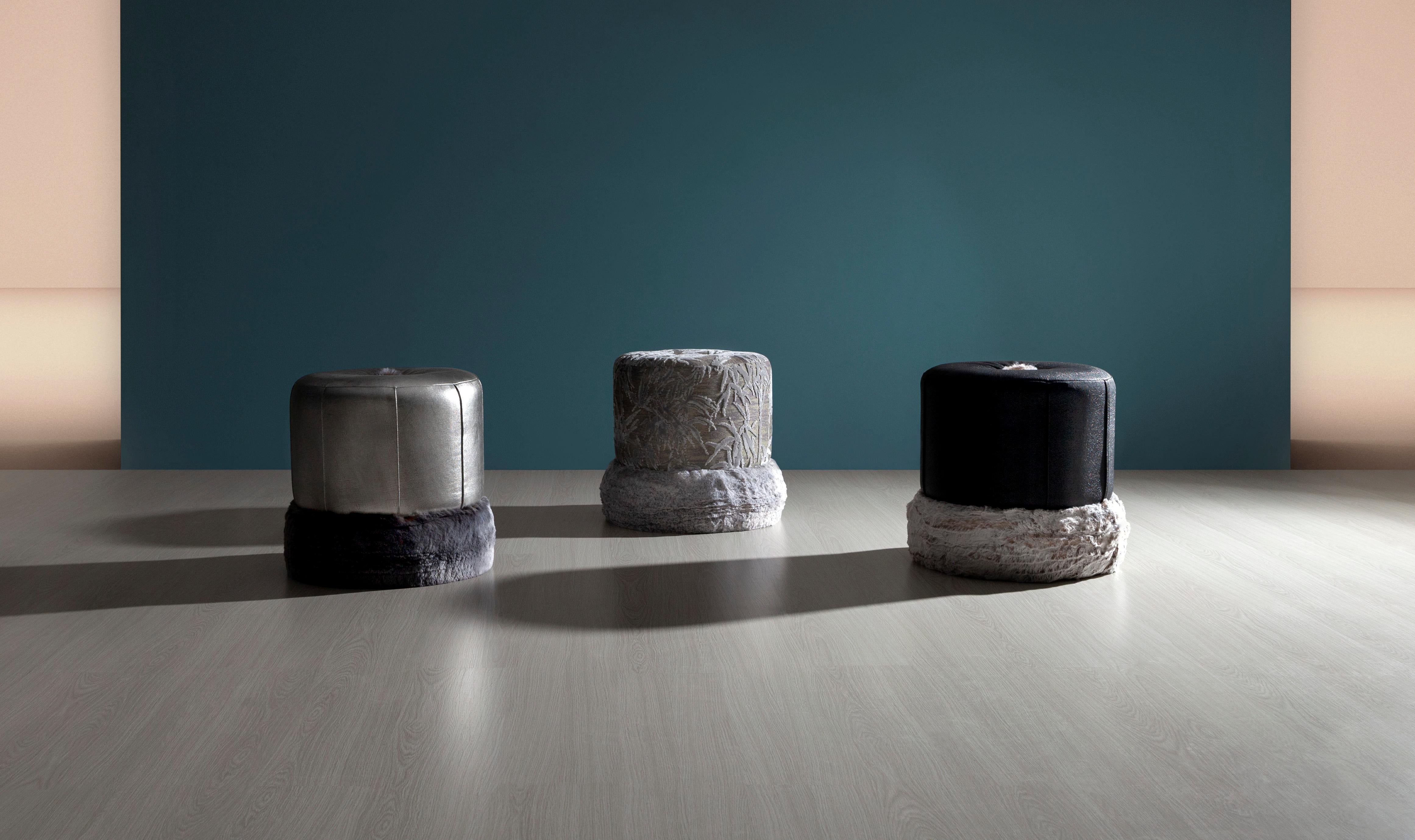 Fait main Art Deco Adonis Pouf Ottoman Cuir Faux Fur Handmade Portugal Greenapple en vente
