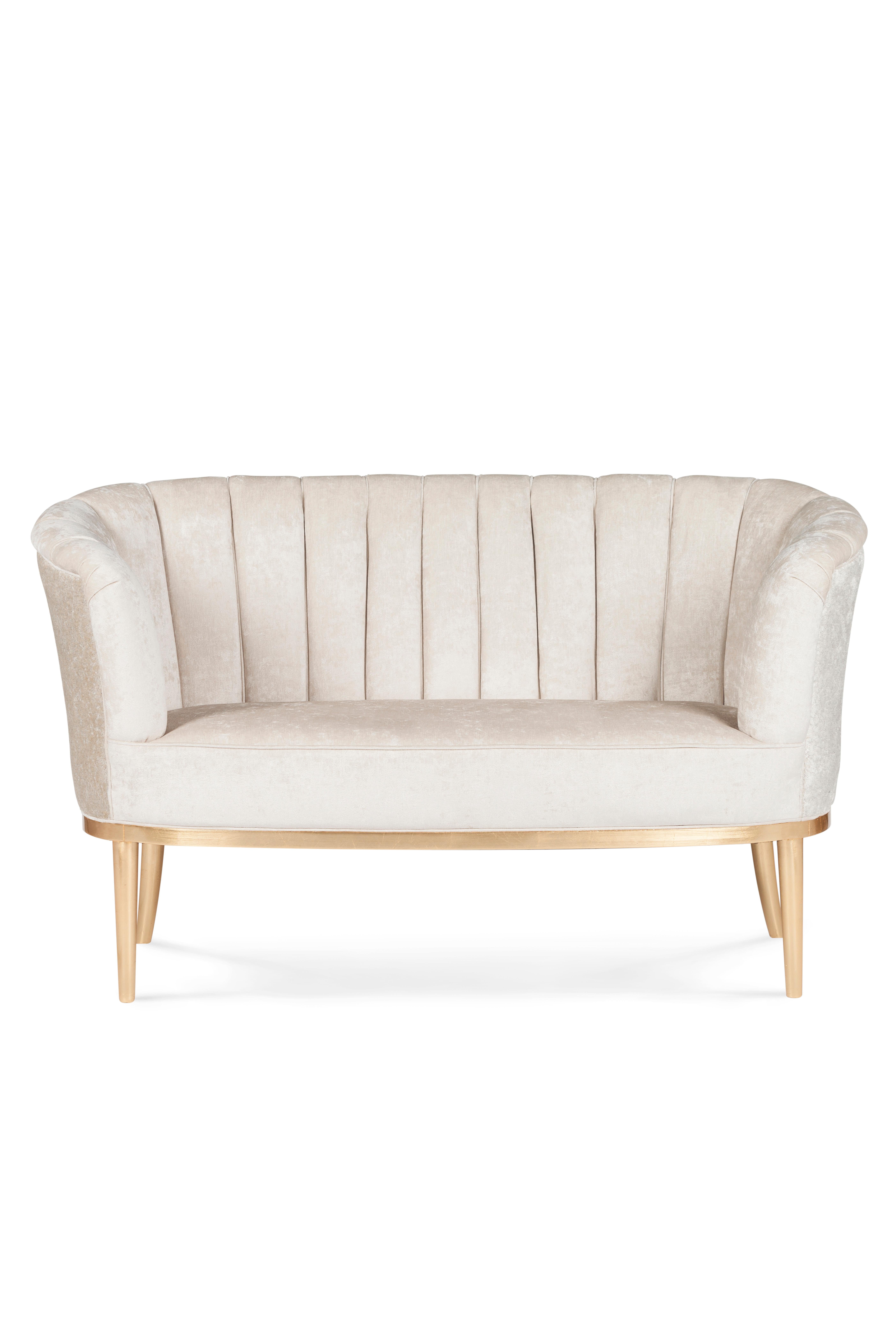 Lisboa sofa, Modern Collection, Handcrafted in Portugal - Europe by GF Modern.

The Lisboa sofa adds a sophisticated and elegant touch to any living area. The sofa is upholstered in beige velvet and it exudes luxury and perfection. The oval base,
