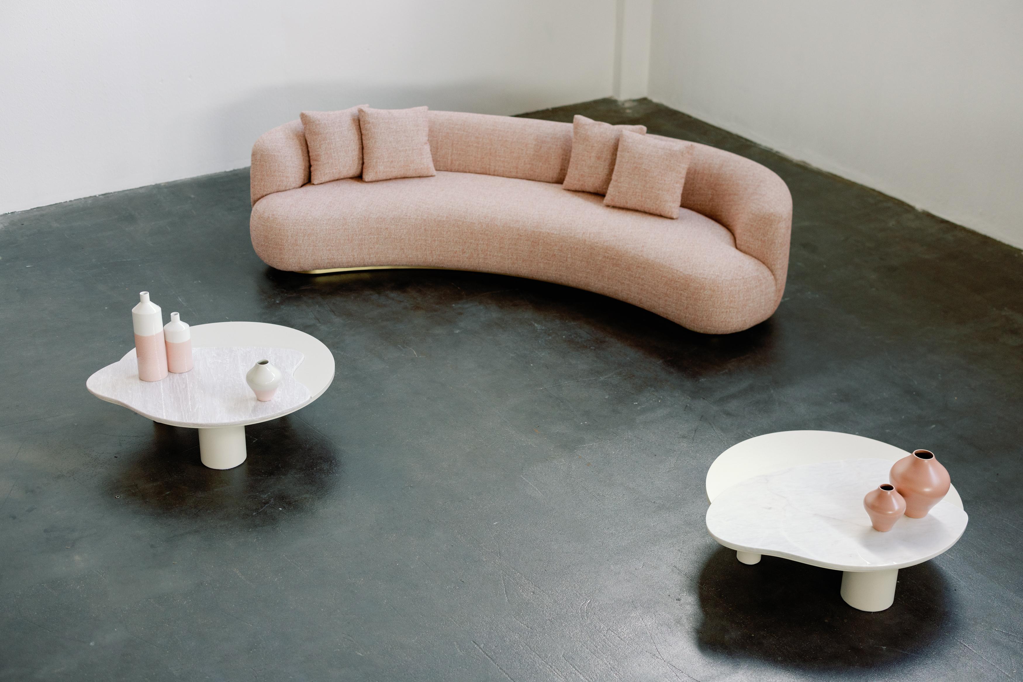 Modernes geschwungenes Twins-Sofa, Terrakotta-Jacquard, handgefertigt Portugal von Greenapple (Portugiesisch) im Angebot