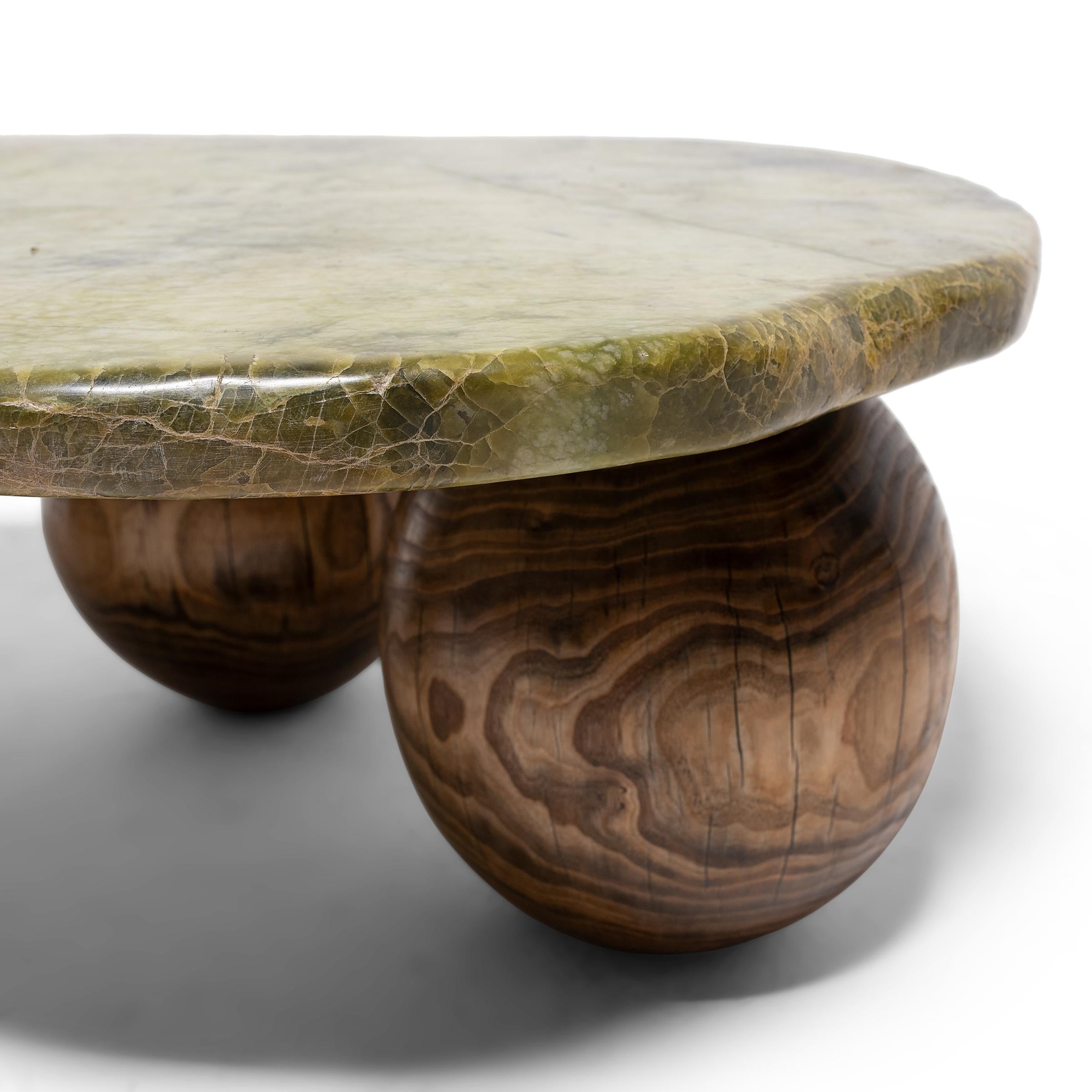 Greenery Meditation Stone Coffee Table In Excellent Condition In Chicago, IL