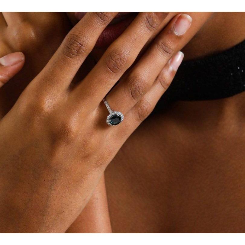 Women's Greenish Blue Sapphire And Diamond 2.36ct Ring For Sale