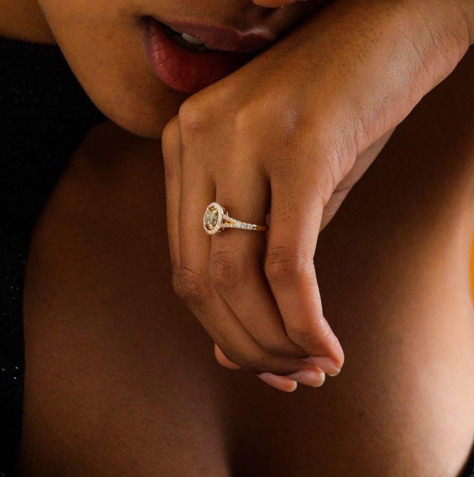 Bague fantaisie jaune verdâtre de 1,08 carat Neuf - En vente à Fatih, 34