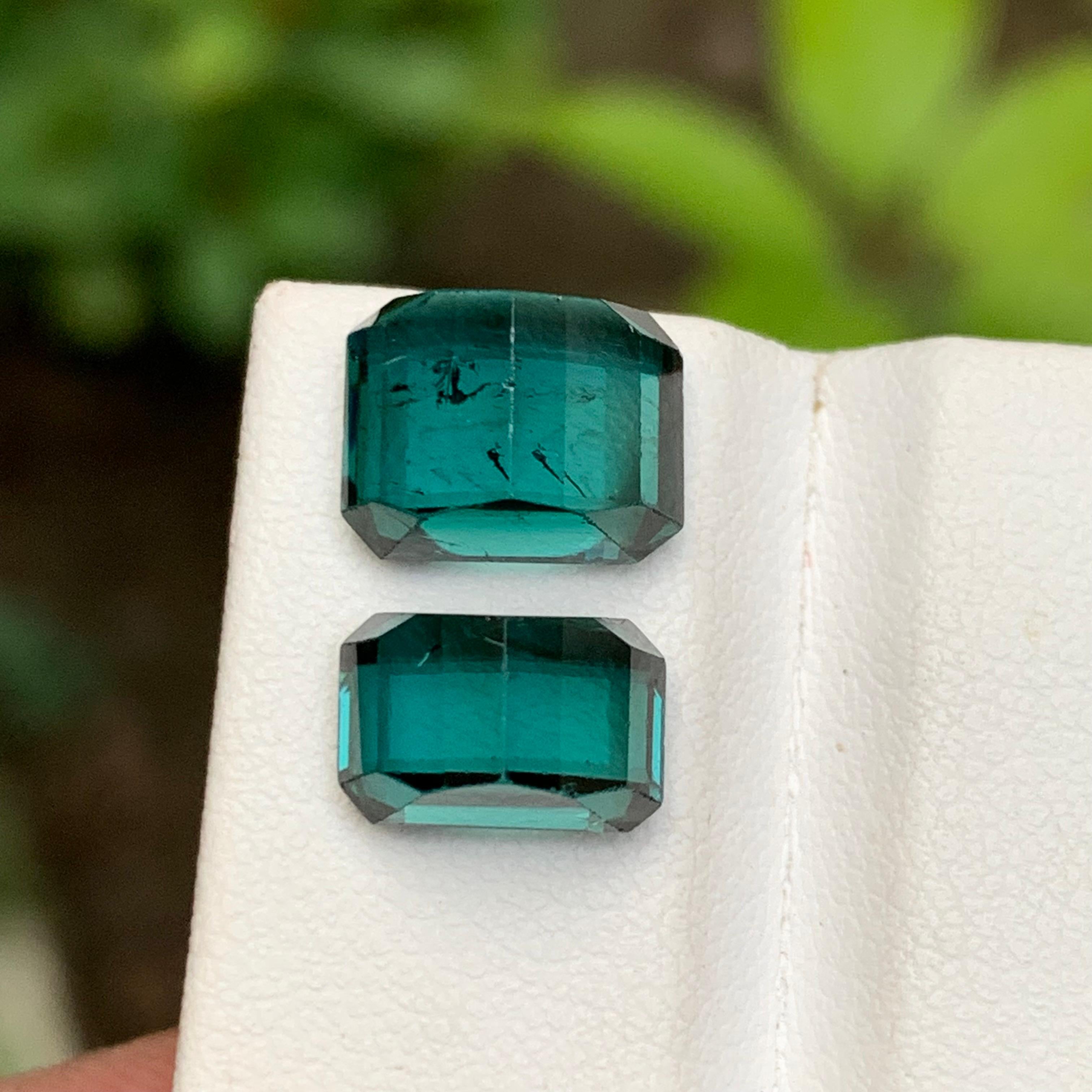 Women's or Men's Greenish Hue Blue Natural Tourmaline Gemstones 8.75 Ct Emerald Cut  Ring, Jewel For Sale