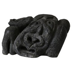 Sculpture artisanale inuite vertelandaise « Tupilak » en pierre de savon sculptée, vers 1950