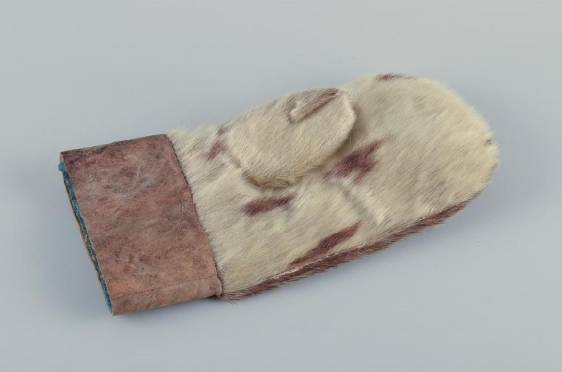 Folk Art Greenlandica, a pair of mittens in fur. Greenlandica craftsmanship. Hand-sewn. For Sale