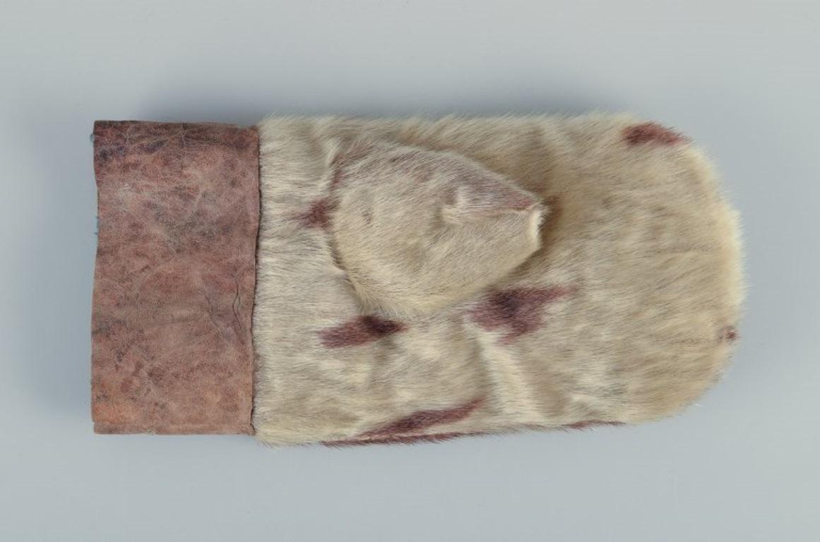 Late 20th Century Greenlandica, a pair of mittens in fur. Greenlandica craftsmanship. Hand-sewn. For Sale