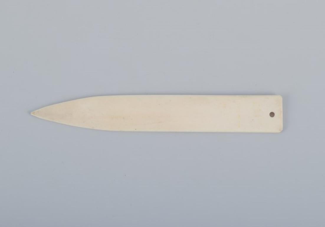 Greenlandica, collection of seven various bone tools In Excellent Condition For Sale In Copenhagen, DK