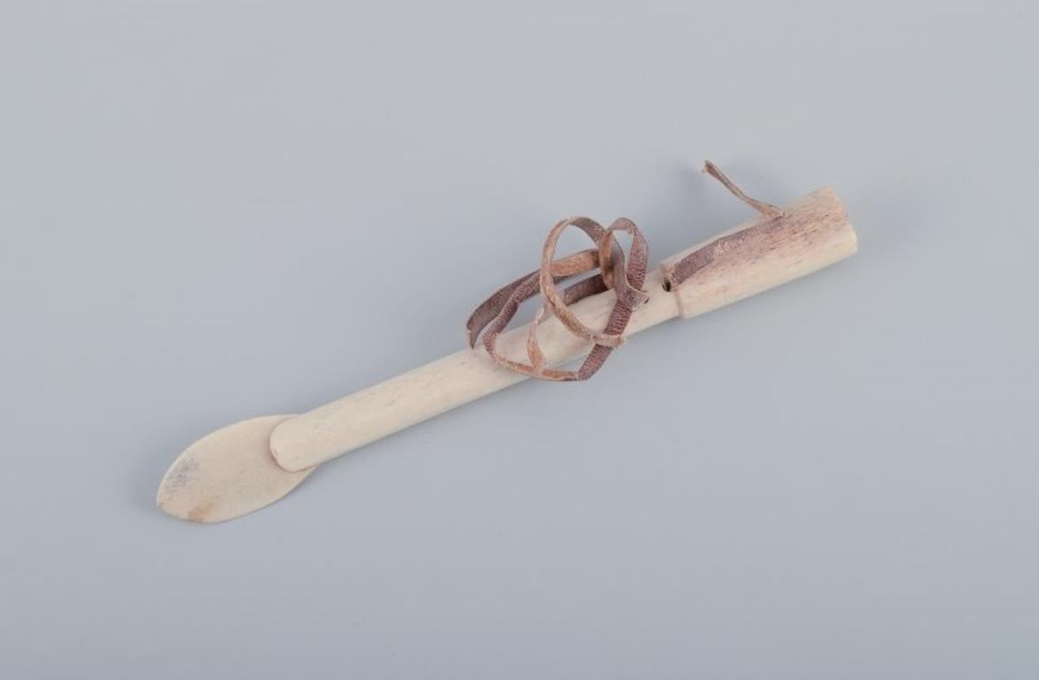 Greenlandica, collection of seven various bone tools For Sale 2