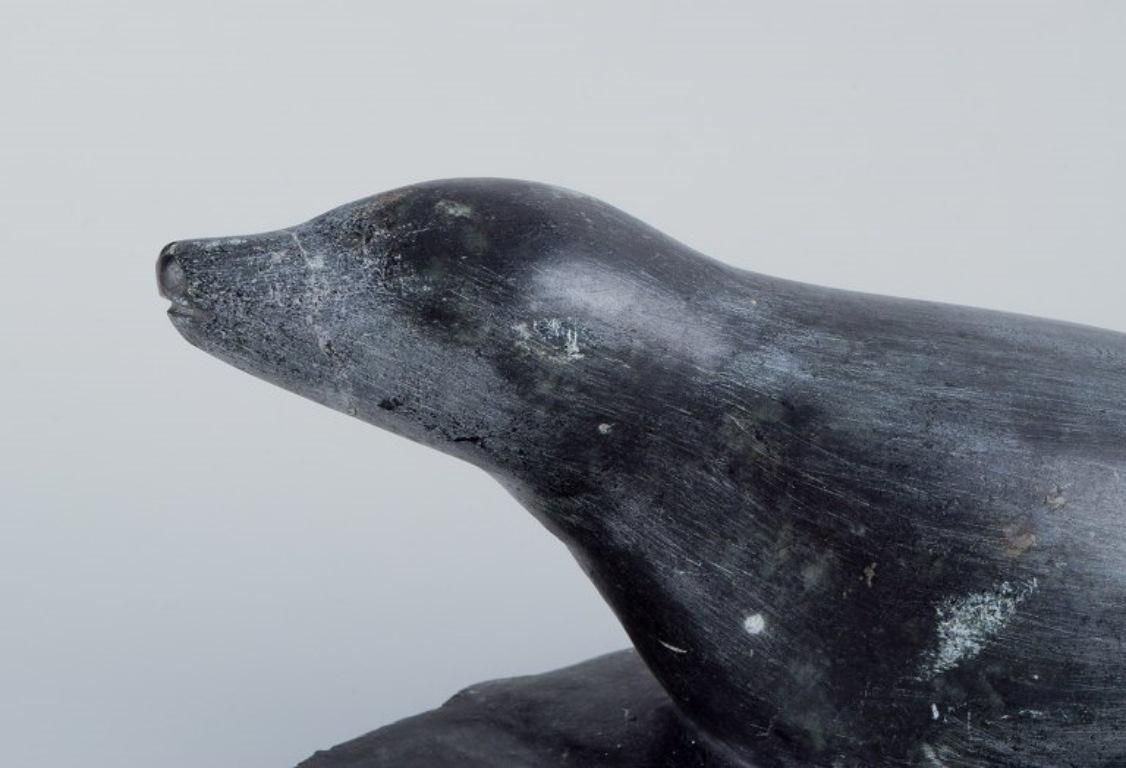 Greenlandica, Ortôrak, large sculpture of a lying seal made of soapstone.  In Good Condition For Sale In Copenhagen, DK