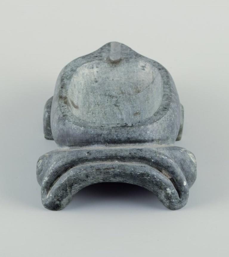Saponaria Greenlandica, scultura in pietra ollare. Ciotola a forma di creatura mitica in vendita
