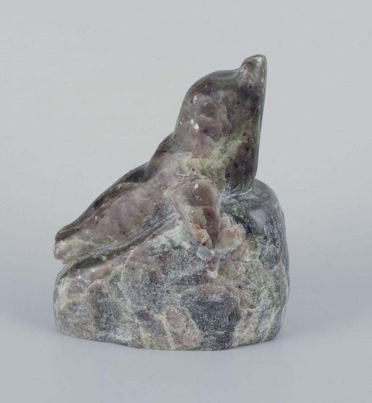 Groenlandais Greenlandica, trois morceaux de pierre à savon et une pochette noire avec un porte-clés.  en vente