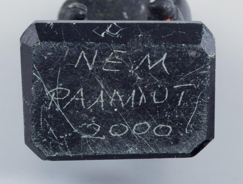 Greenlandica, trois morceaux de pierre à savon et une pochette noire avec un porte-clés.  en vente 1