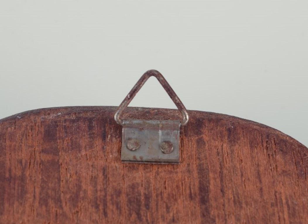 Greenlandica, rilievo in legno di una donna groenlandese. Artigianato groenlandese. in vendita 1