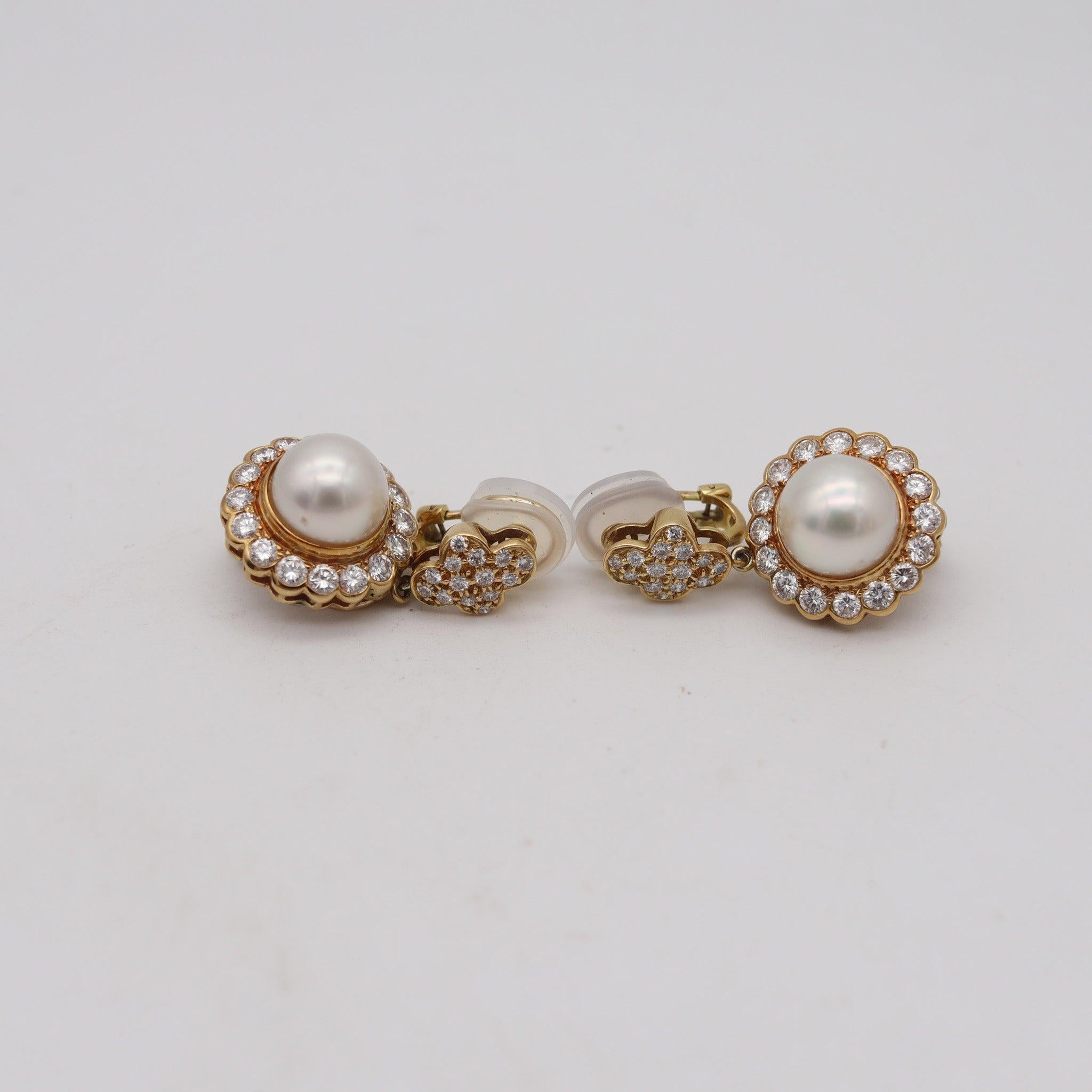 Taglio rotondo Greenleaf & Crosby Orecchini di perle convertibili in oro 18Kt con 5,24 Ctw di diamanti in vendita
