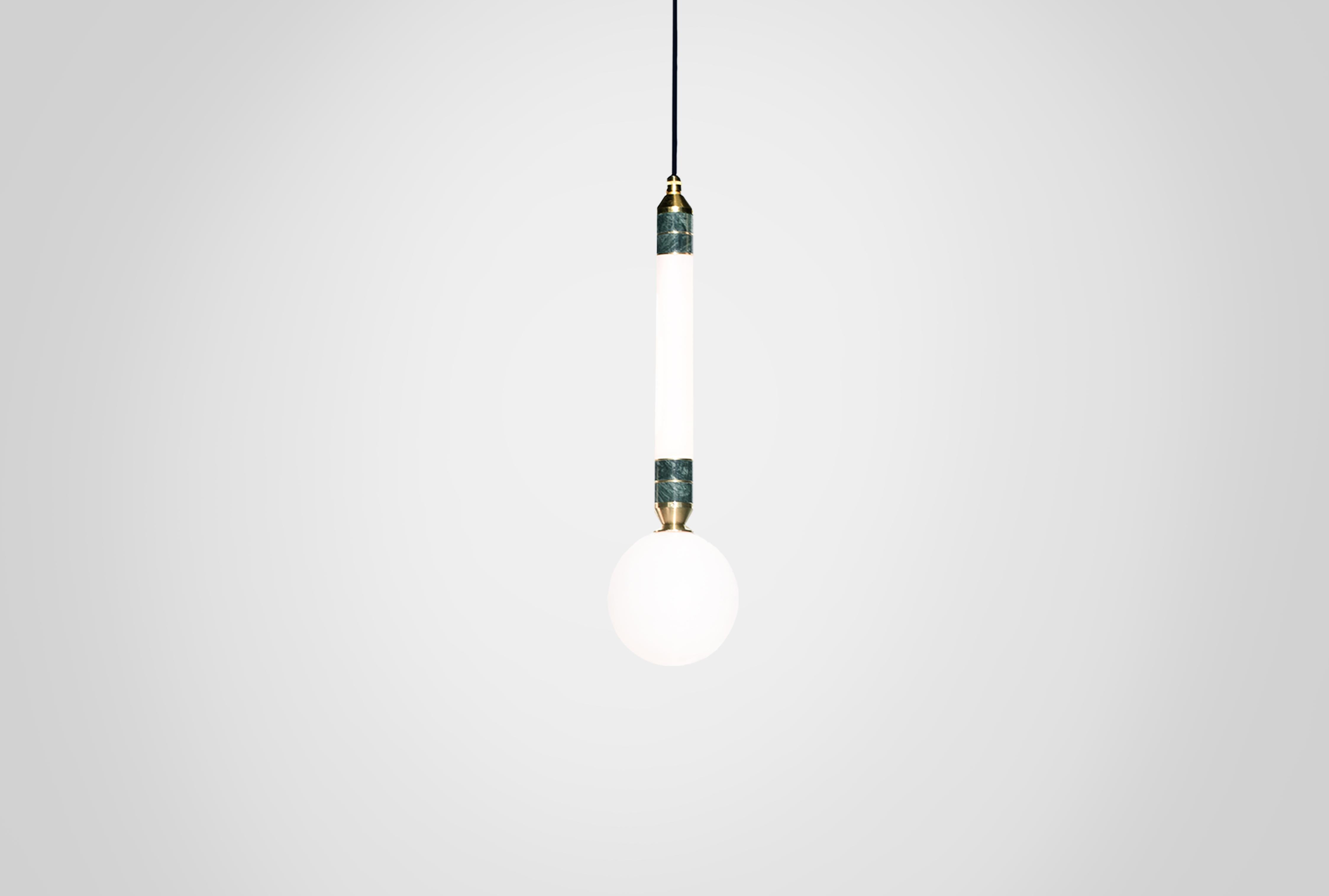 Lampada a sospensione Greenstone - Small' di Marc Wood. Marmo, vetro opalino e ottone. In condizioni Nuovo in vendita a London, GB