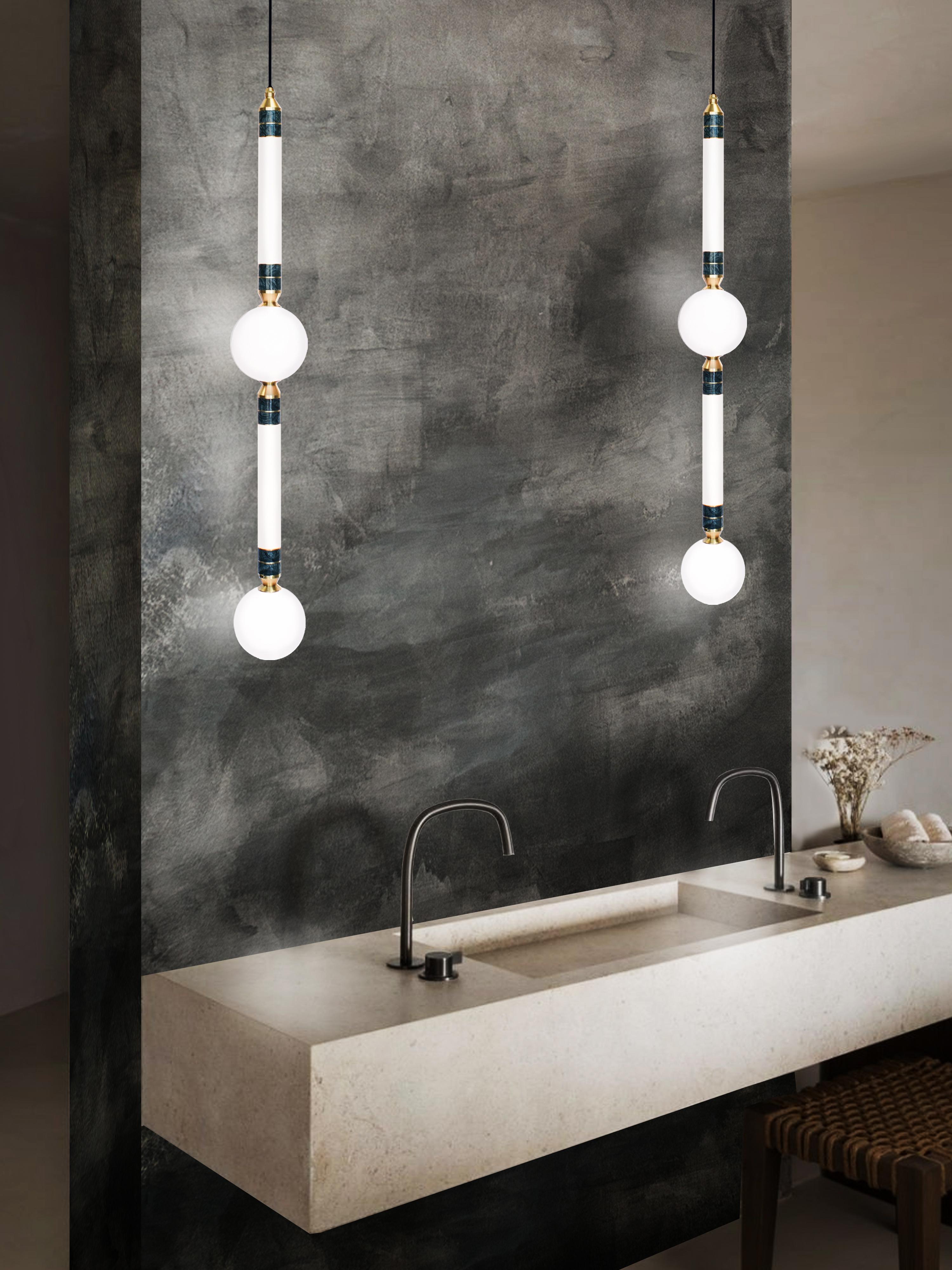 Altro Lampada a sospensione Greenstone - Large' di Marc Wood. Marmo, vetro opalino e ottone in vendita