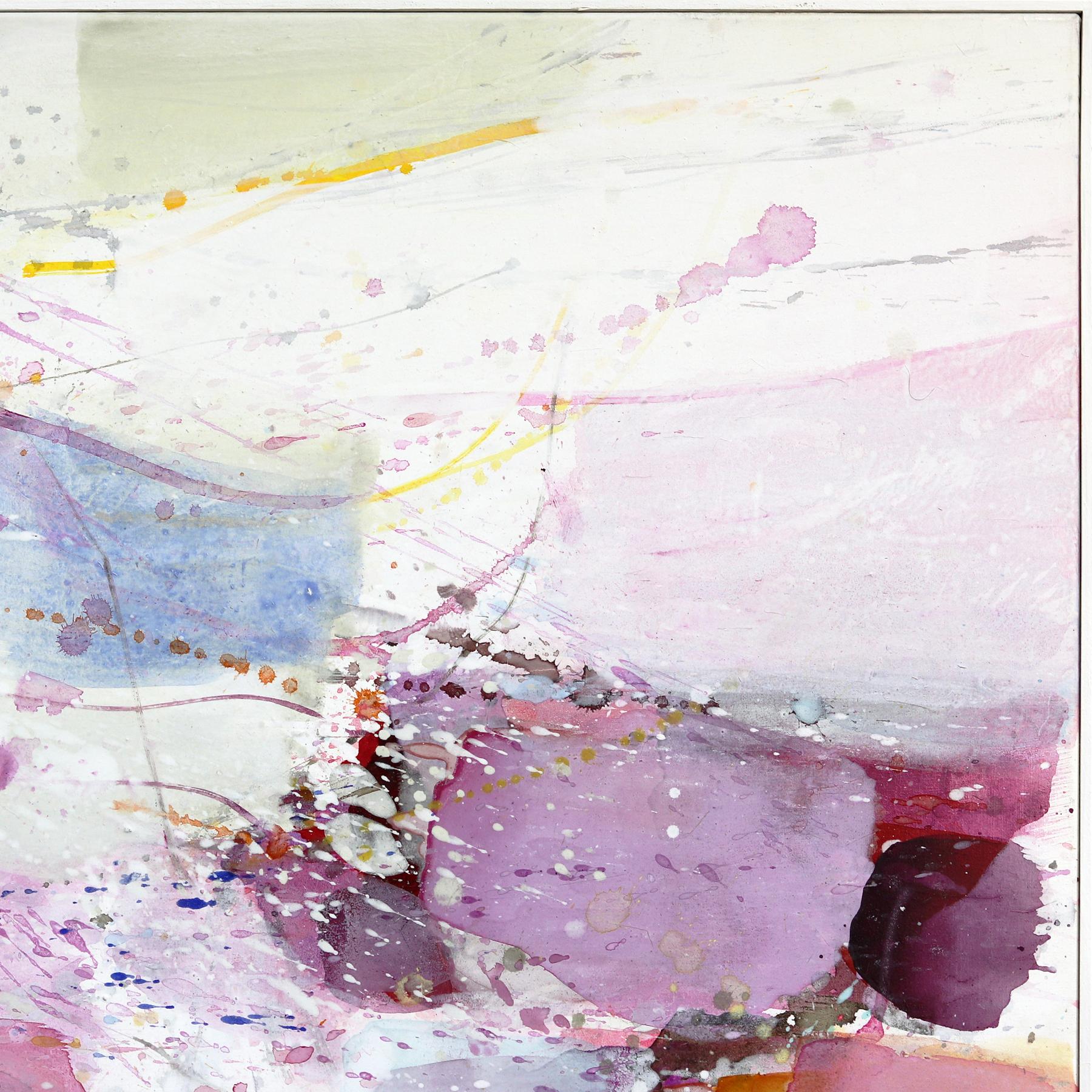 L'artista belga Greet Helsen stratifica magistralmente la pittura acrilica con l'effervescente trasparenza degli acquerelli nei suoi grandi dipinti astratti a tecnica mista. Ricordando l'espressionismo astratto e i vivaci dipinti a campi di colore